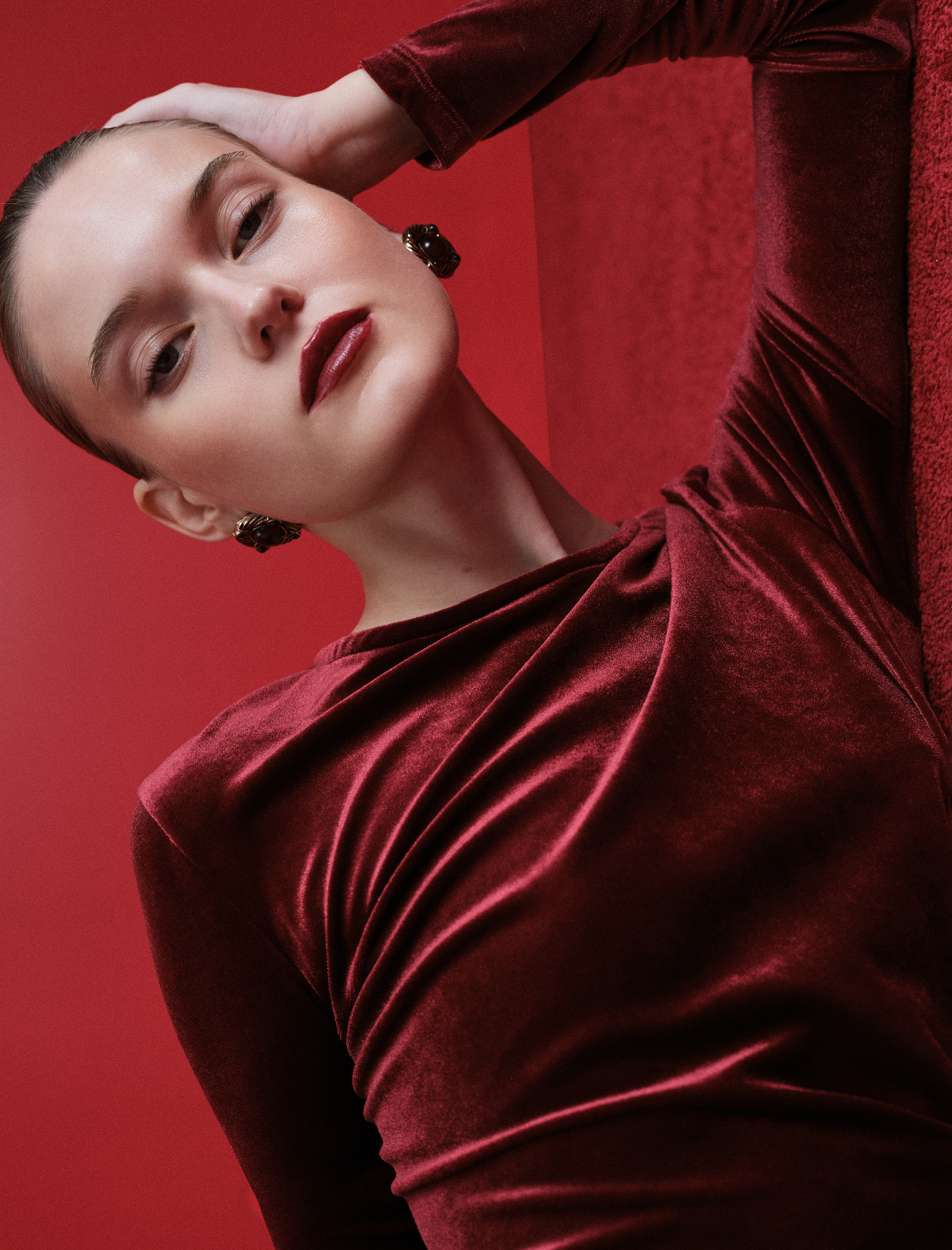   Drape Detaylı Uzun Kollu Bisiklet Yaka Uzun Kadife Elbise