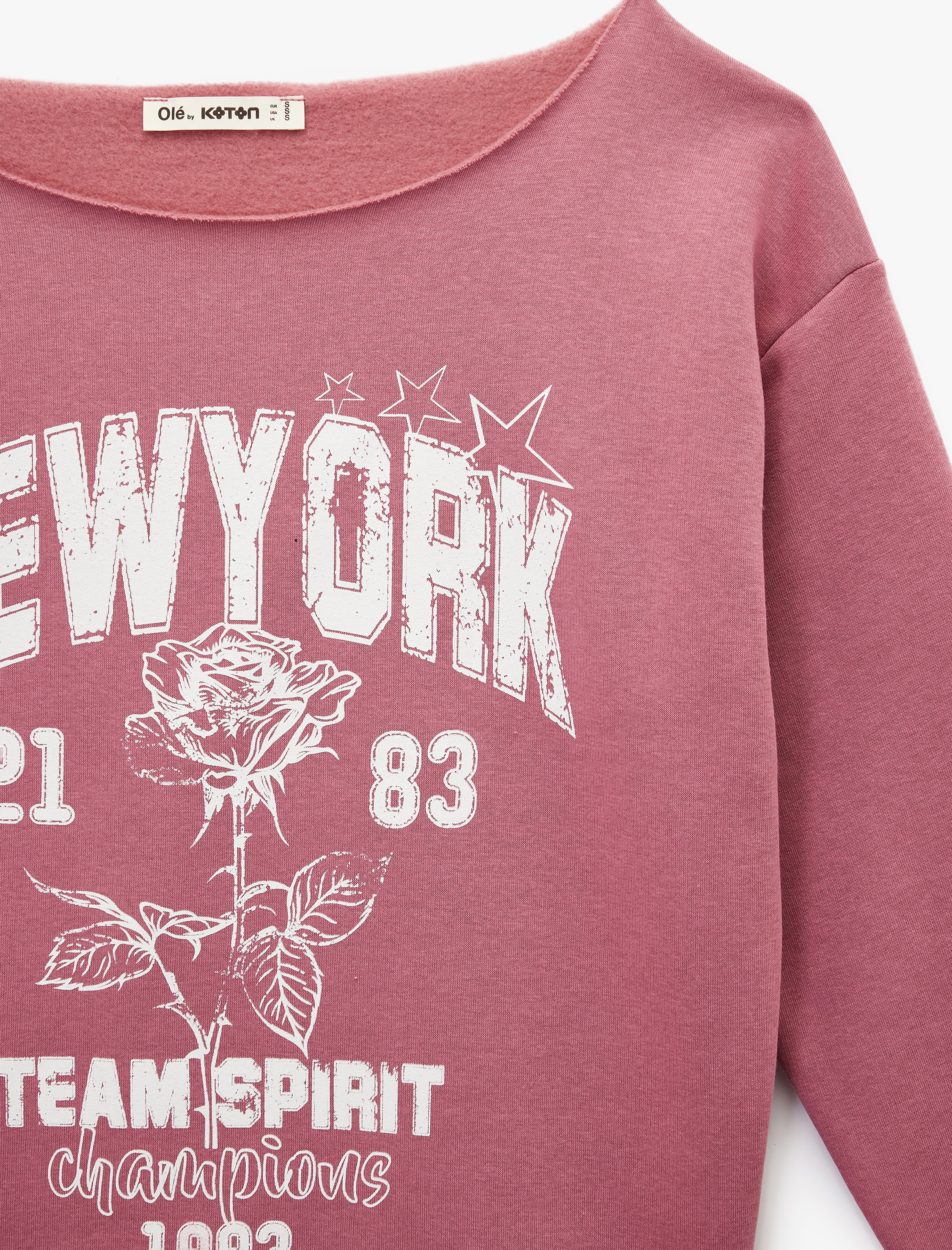   Rahat Kalıp Şardonlu Uzun Kollu Geniş Yuvarlak Yaka Baskılı Sweatshirt