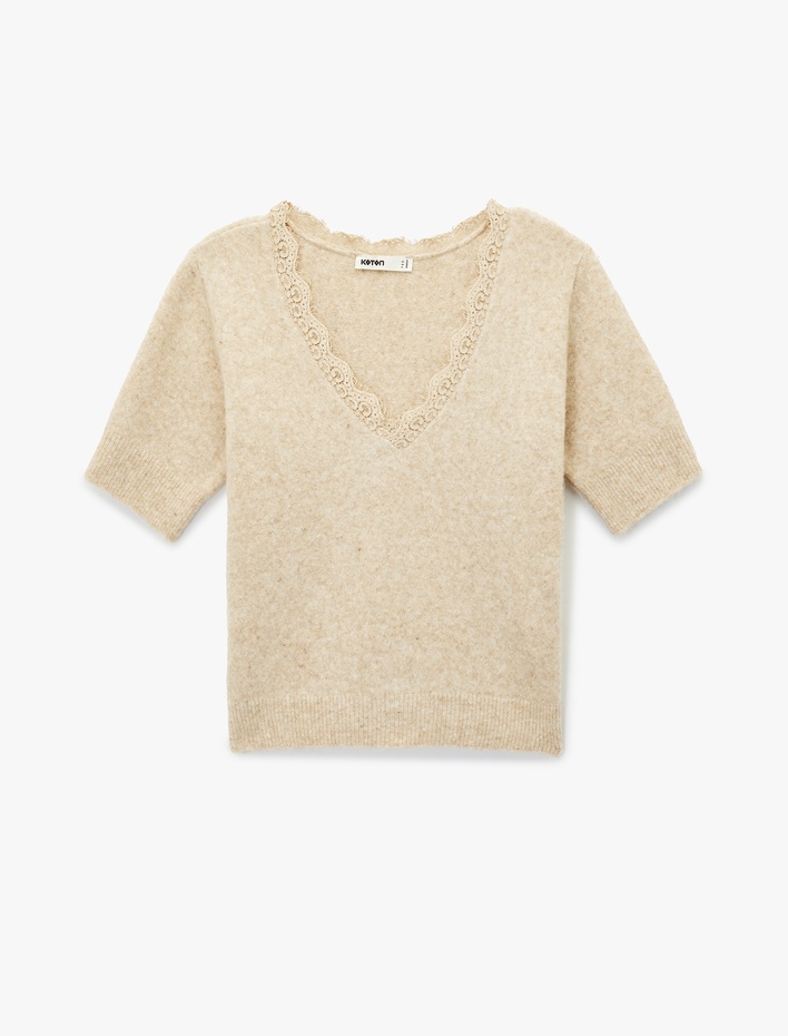  Koton X Şahika Ercümen - Kısa Kollu Dantel Detaylı V Yaka Triko Crop Kazak