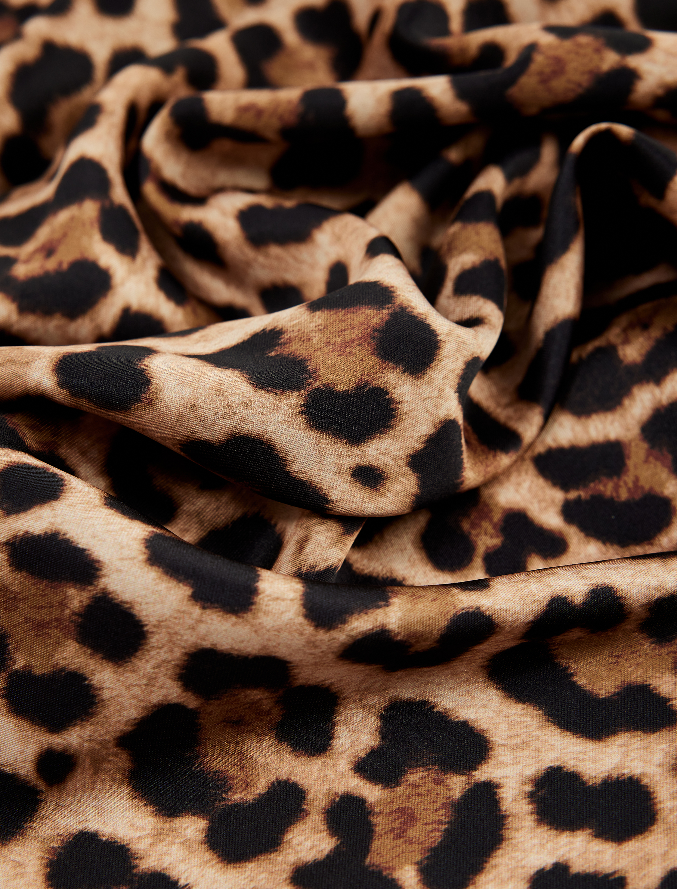  Kadın Leopar Desenli Kare Şal