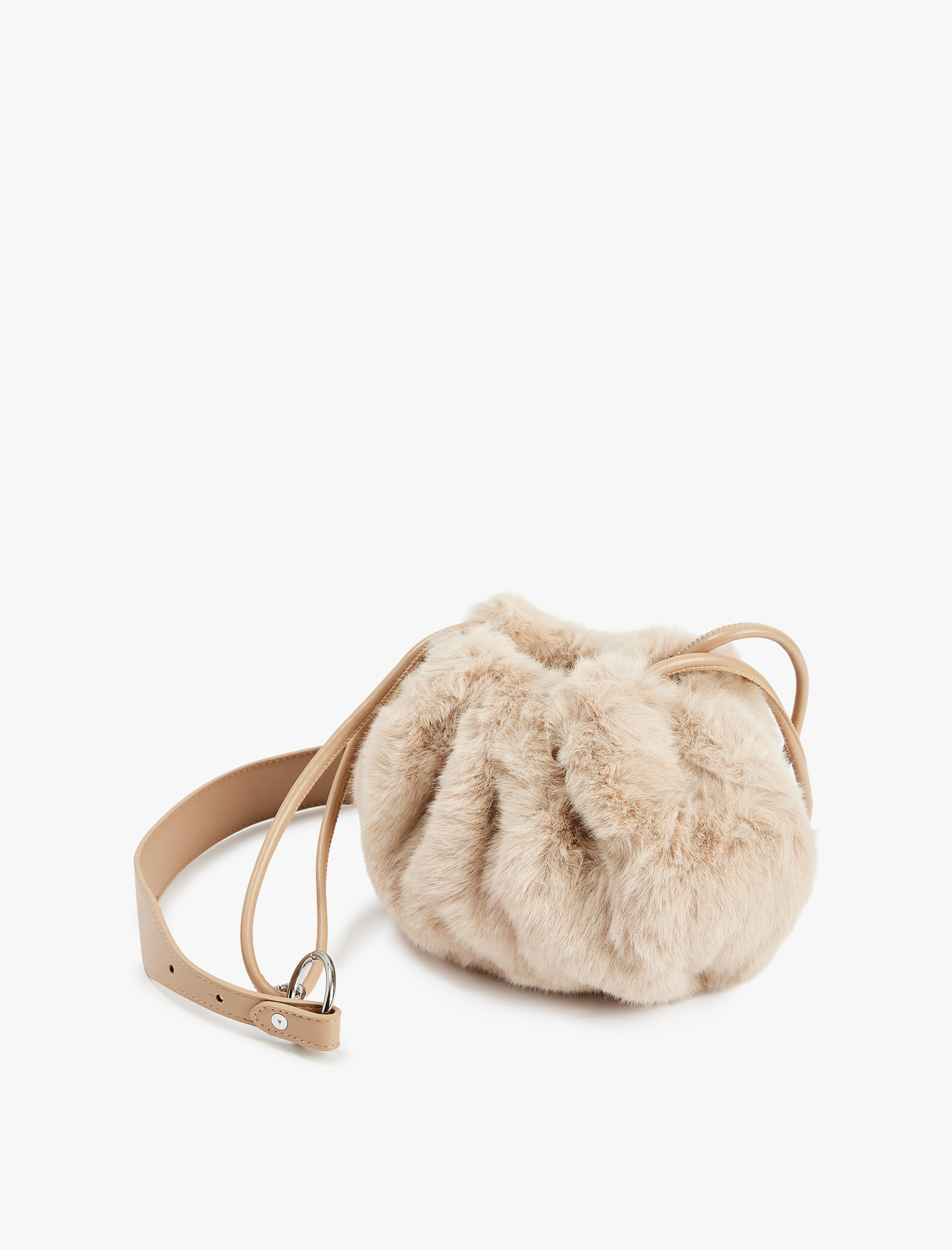  Kadın Peluş Çanta