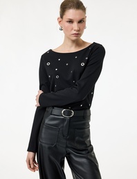 Koton X Sibil Çetinkaya - Uzun Kollu Geniş Yuvarlak Yaka Kuş Gözü Detaylı Bluz