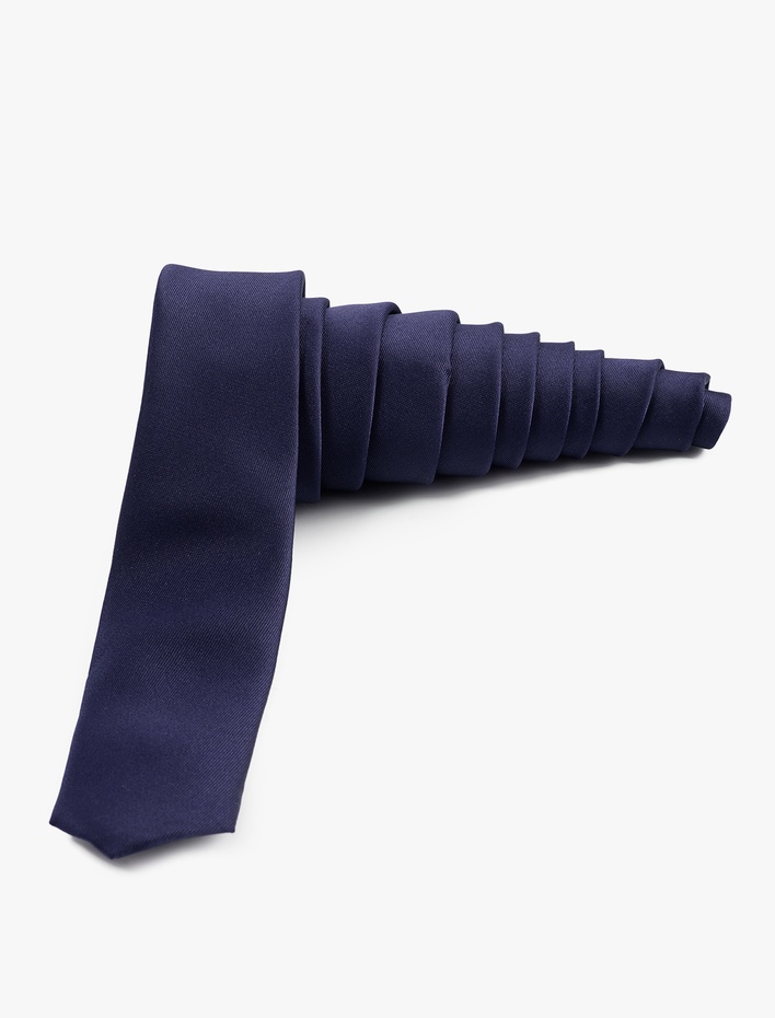  Klasik Dokulu Kravat