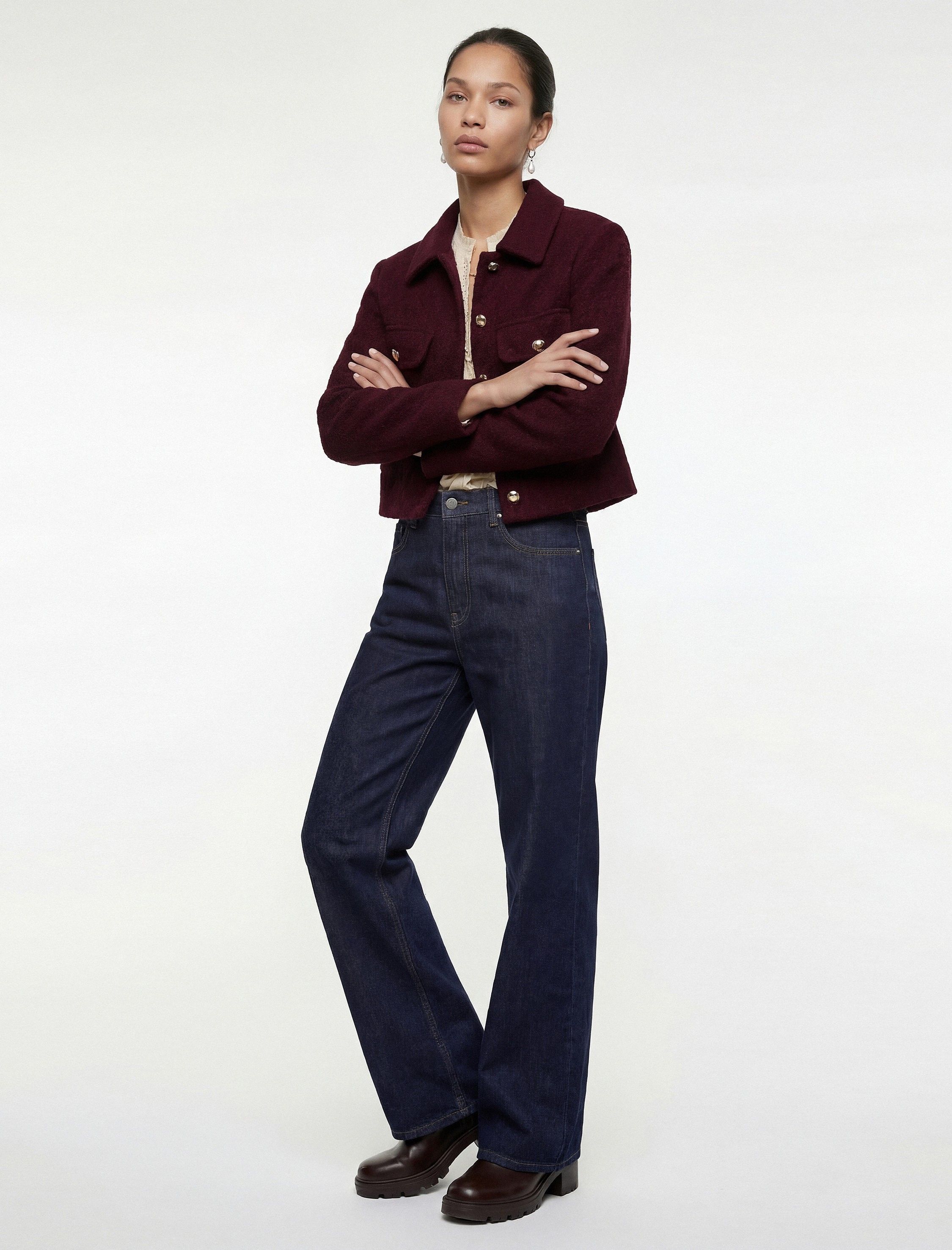   Mücevher Düğme Detaylı Uzun Kollu Cepli Crop Tüvit Ceket