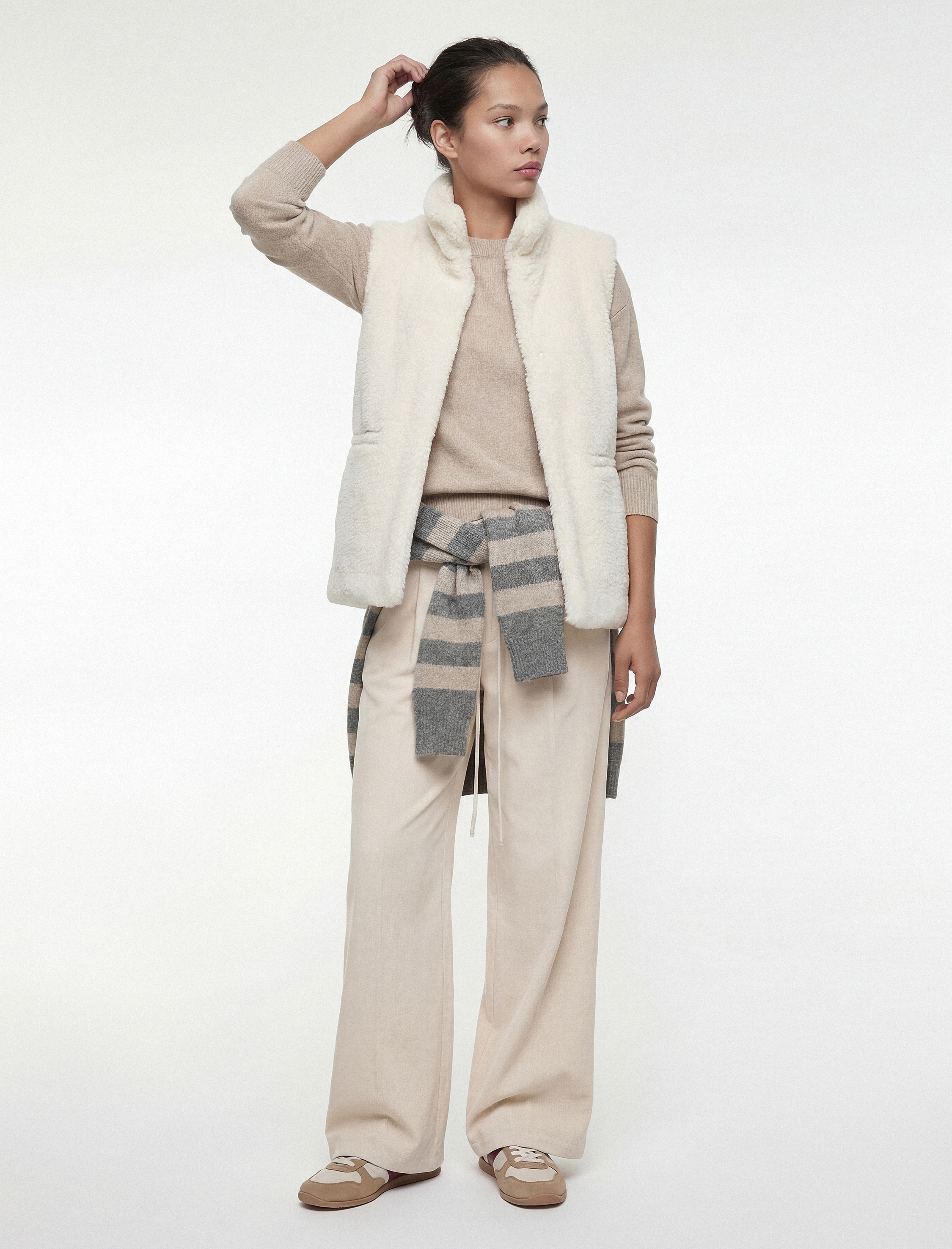   Cepli Dik Yaka Fermuarlı Suni Kürk Yelek