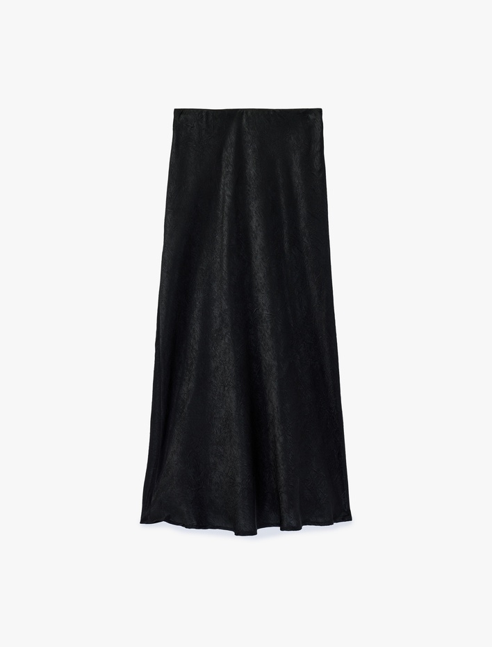  Slim Fit Midi Boy Balık Kesim Dokulu Saten Etek