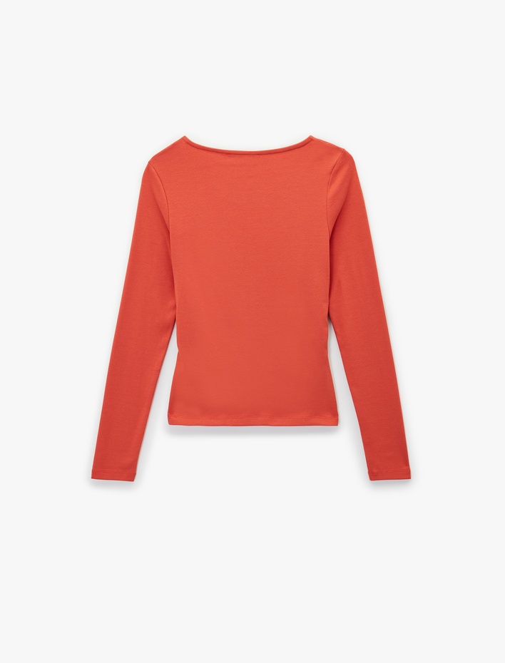  Pamuklu Slim Fit Kayık Yaka Drapeli Uzun Kollu Tişört