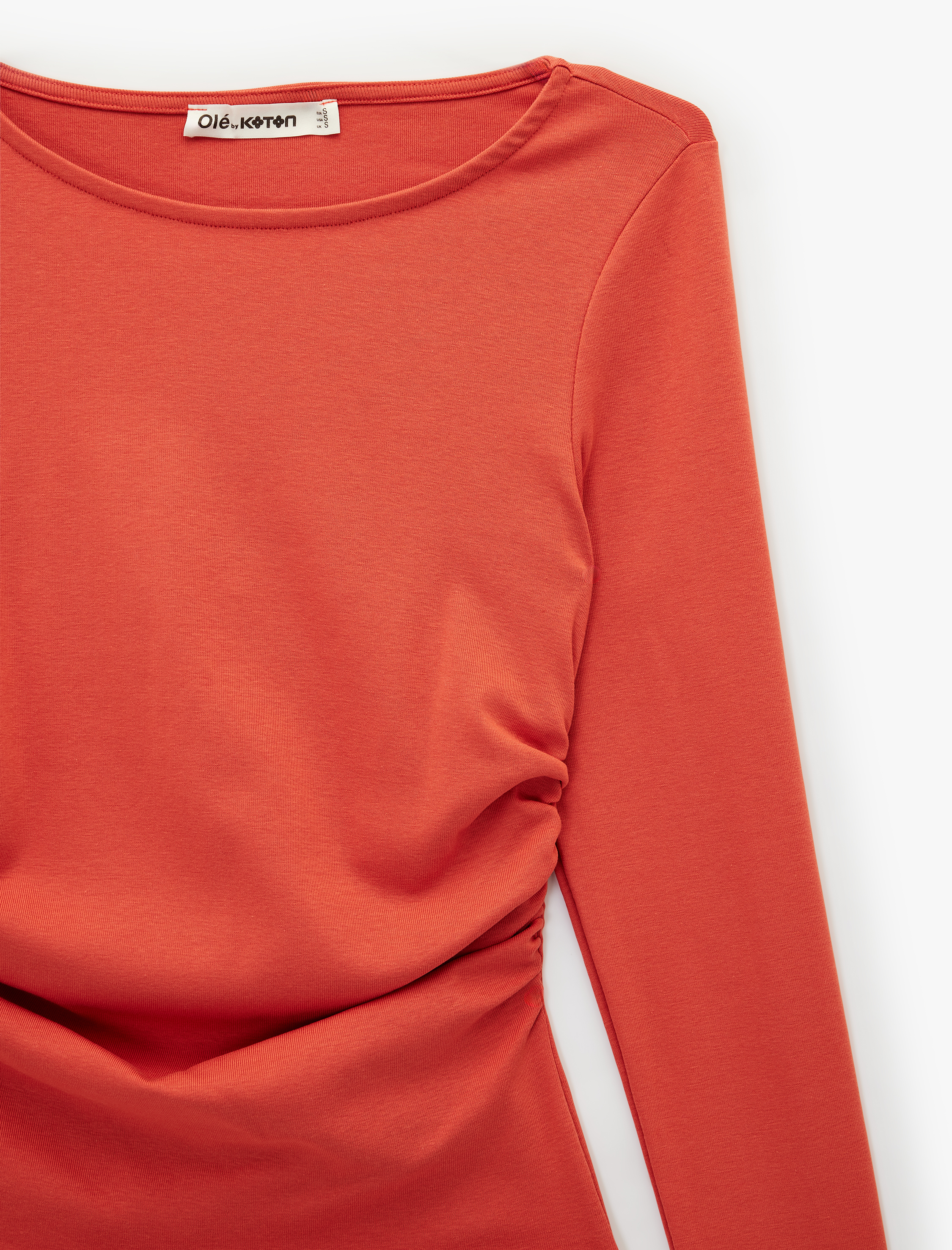   Pamuklu Slim Fit Kayık Yaka Drapeli Uzun Kollu Tişört