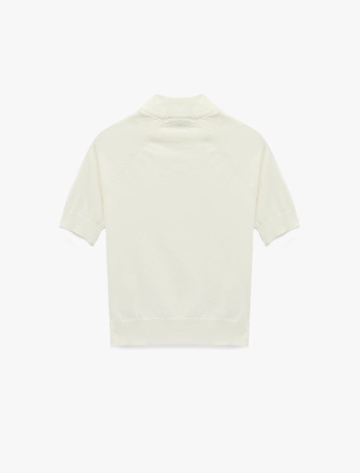  Kısa Kollu Hafif Dik Yaka Triko Kazak