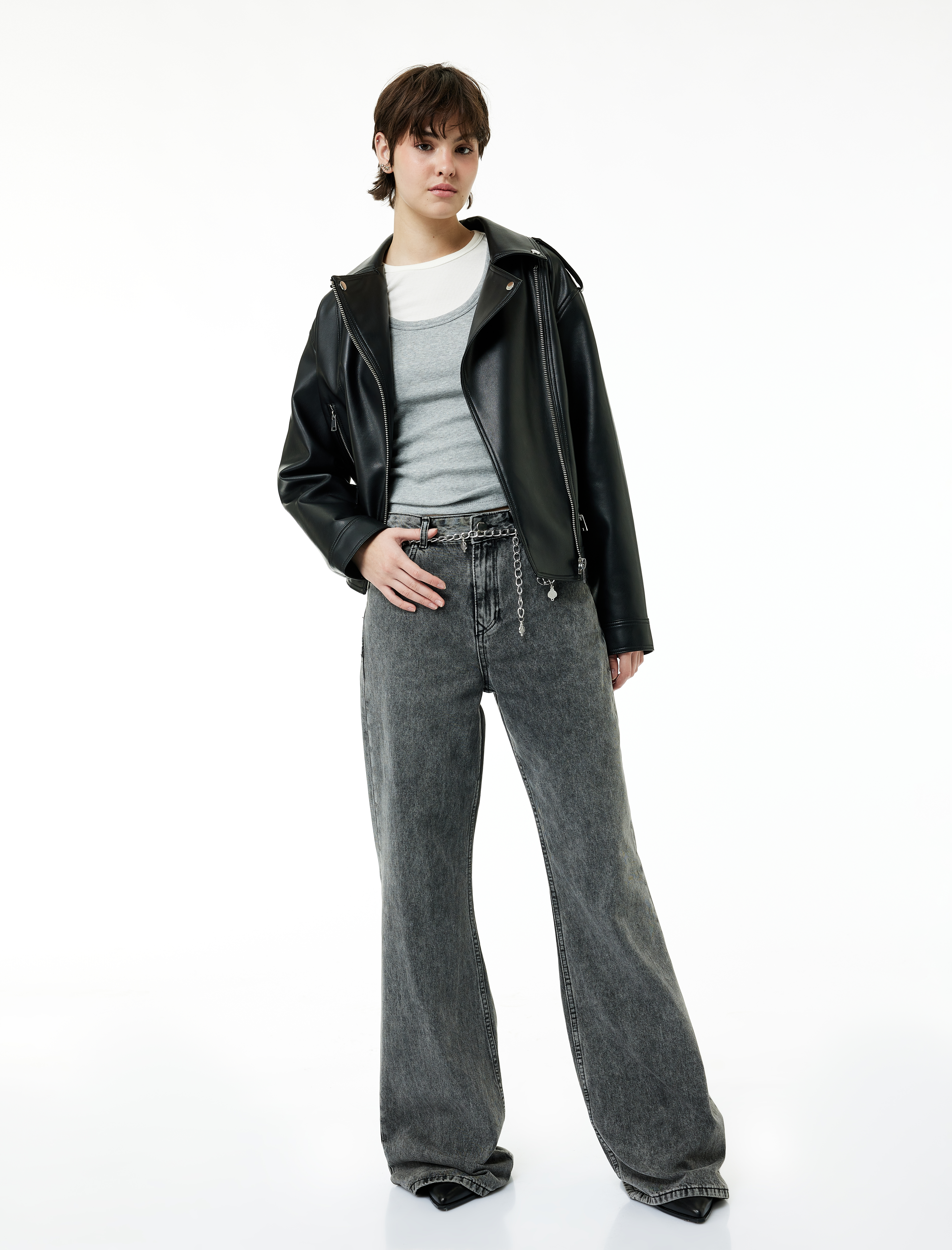   Zincir Kemer Detaylı Normal Bel Yıkamalı İspanyol Paça Jean Pantolon - Flare Jeans