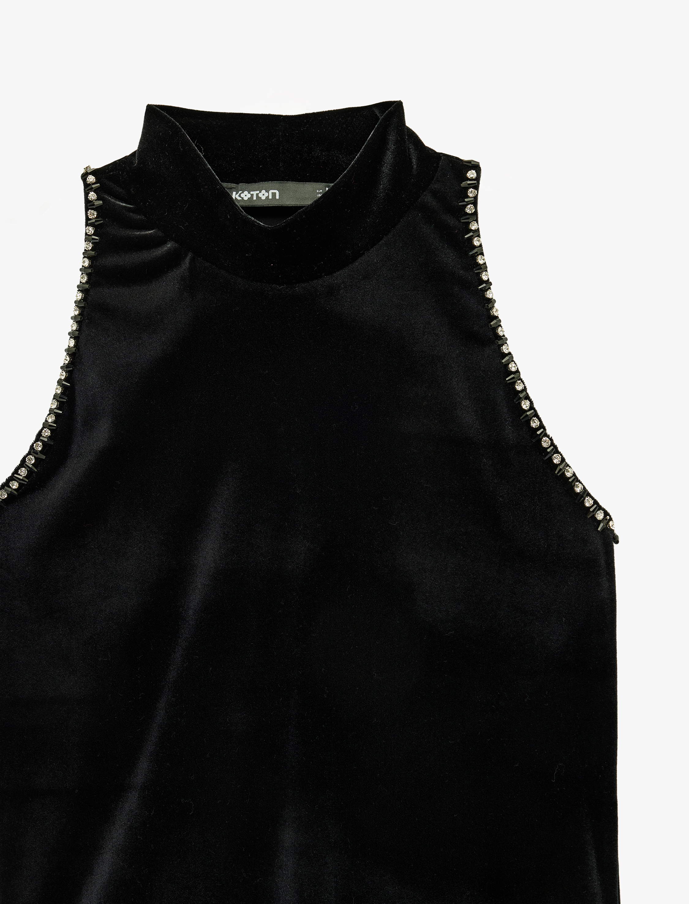   Kolsuz Dik Halter Yaka Taşlı Kadife Bluz