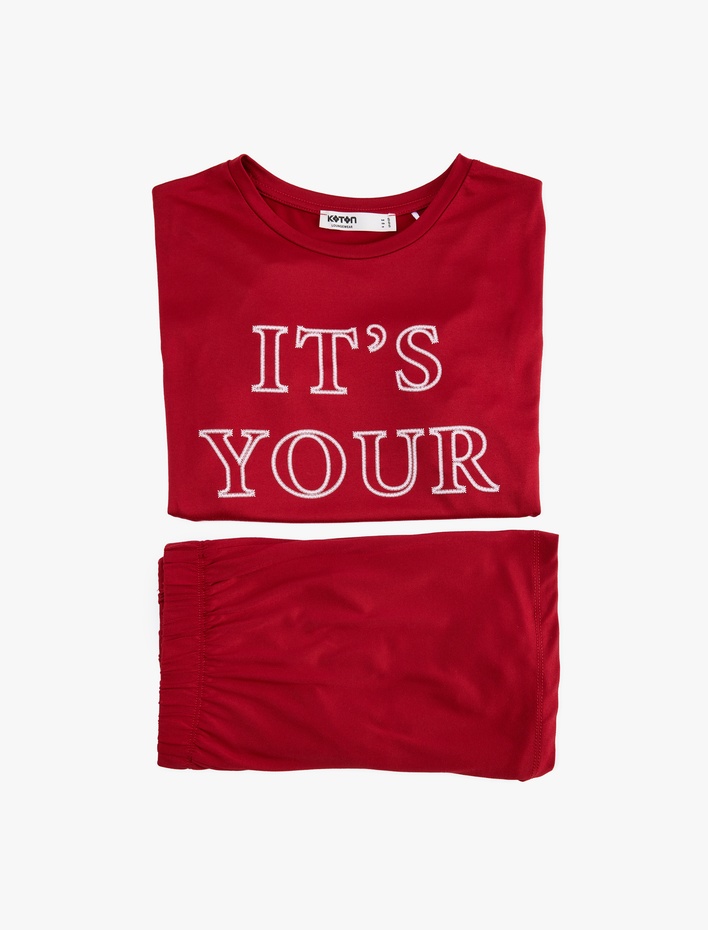  Rahat Kalıp Kısa Kollu Bisiklet Yaka Şortlu Yılbaşı Pijama Takımı