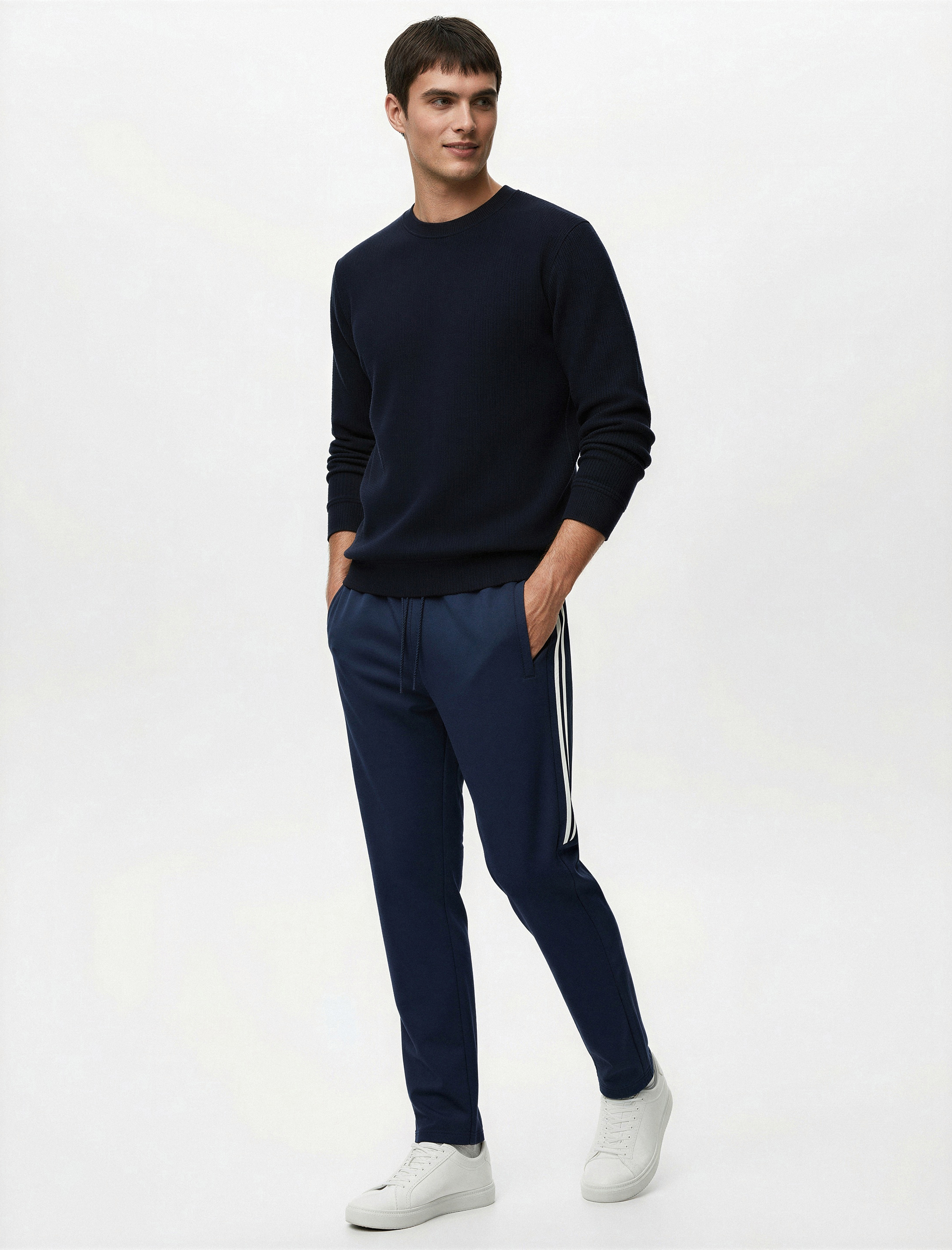   Regular Fit Uzun Kollu Dokulu Basic Bisiklet Yaka Sweatshirt