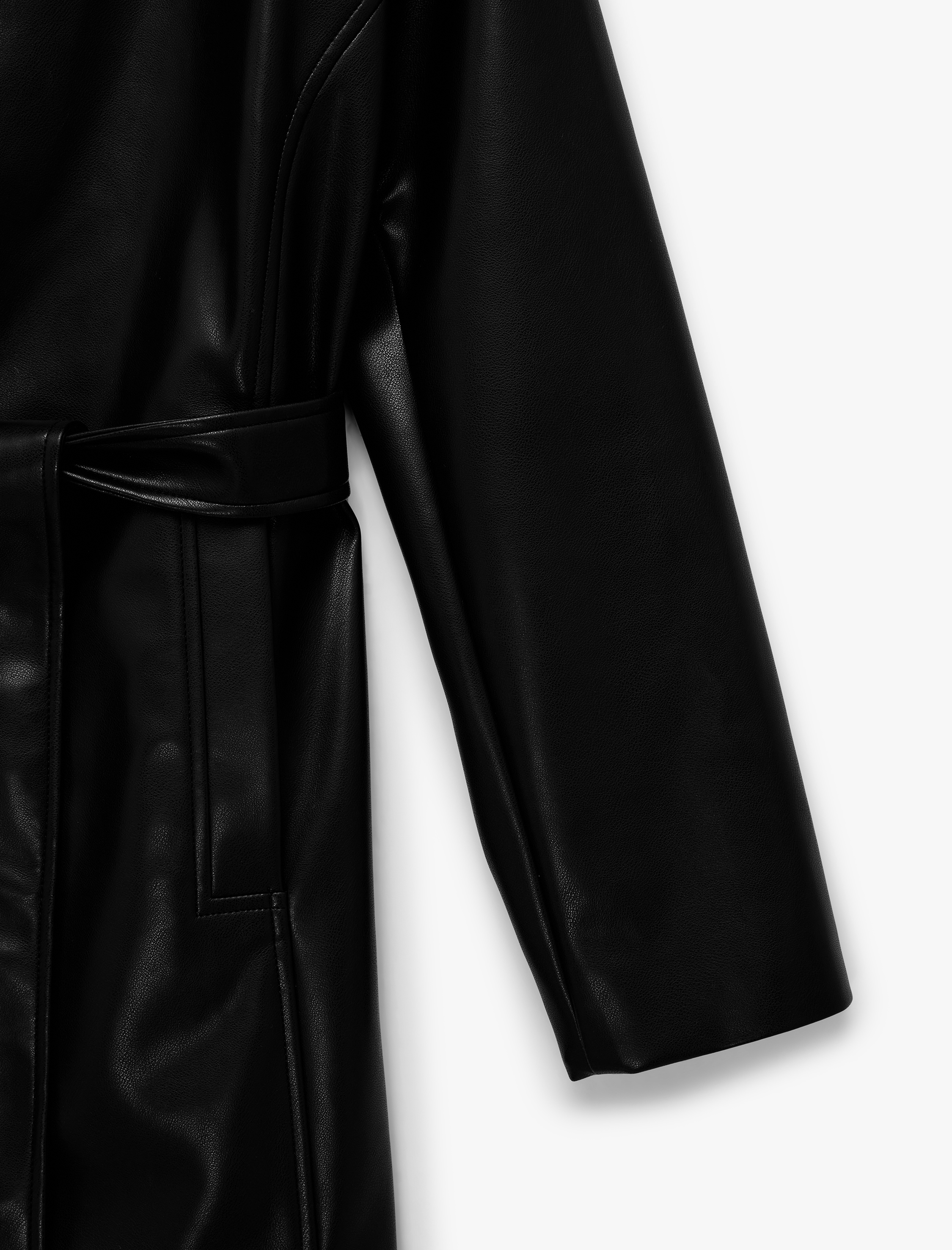   Uzun Kollu Cepli Kemerli Suni Deri Trençkot