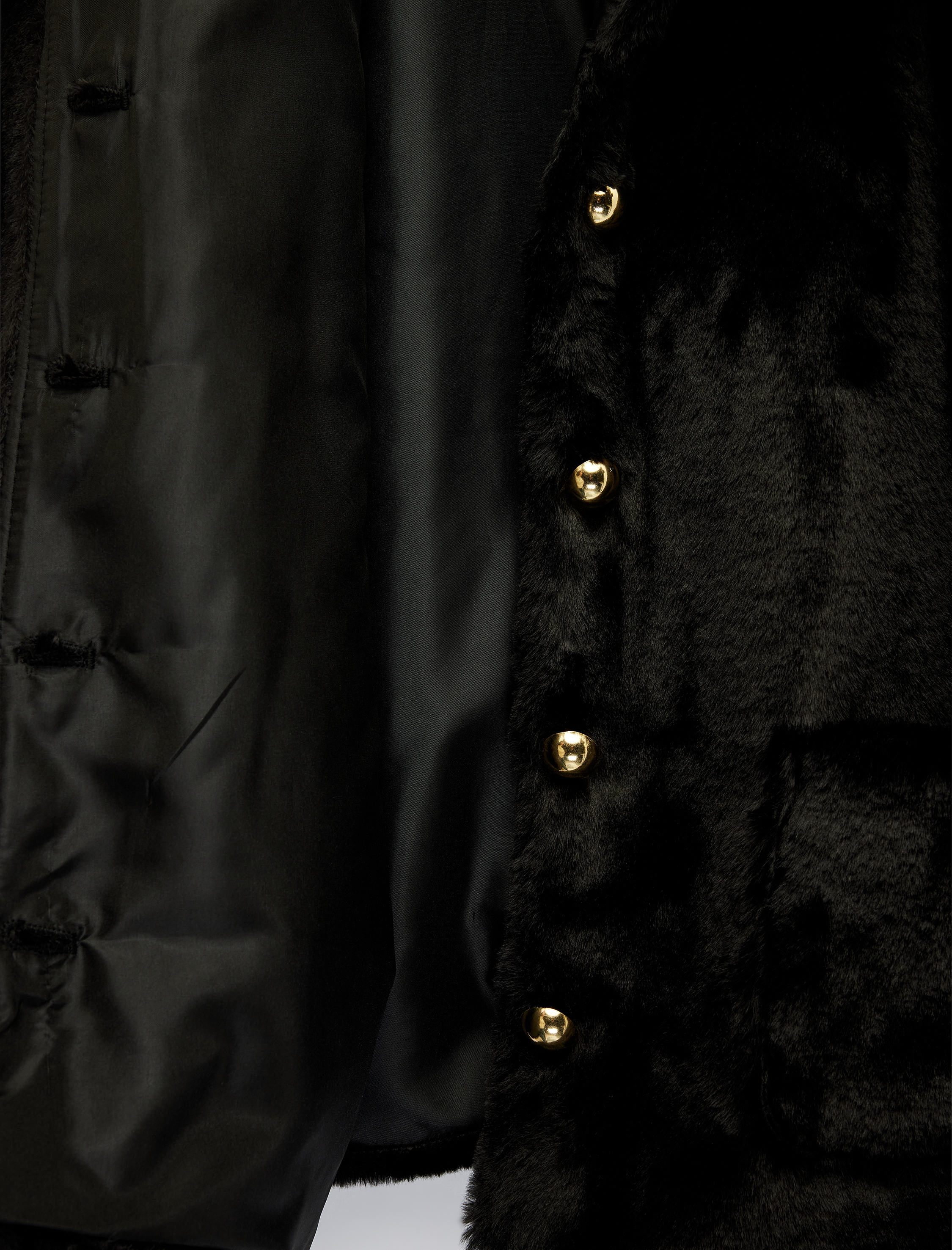   Uzun Kollu Cepli Düğmeli Suni Kürk Kısa Ceket