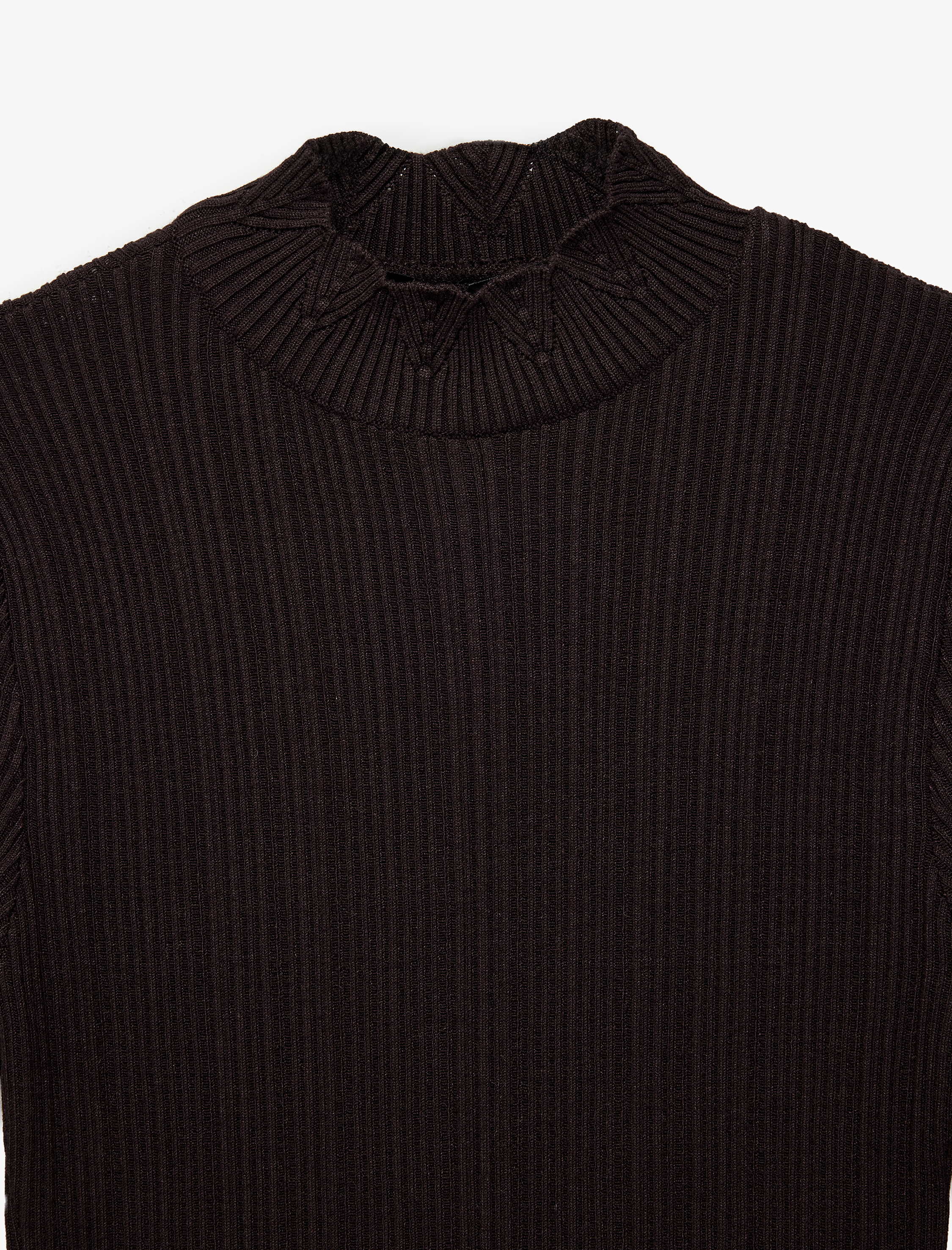   Uzun Kollu Dik Yaka Triko Kazak