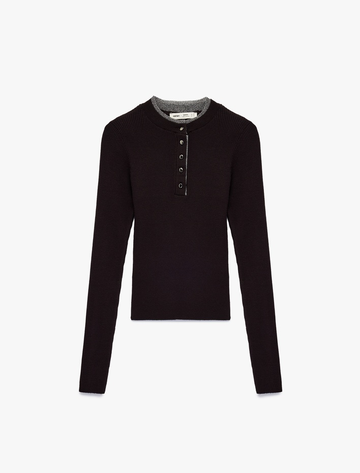  Koton X Şahika Ercümen - Uzun Kollu Yarım Düğmeli Çift Yuvarlak Yaka Triko Kazak