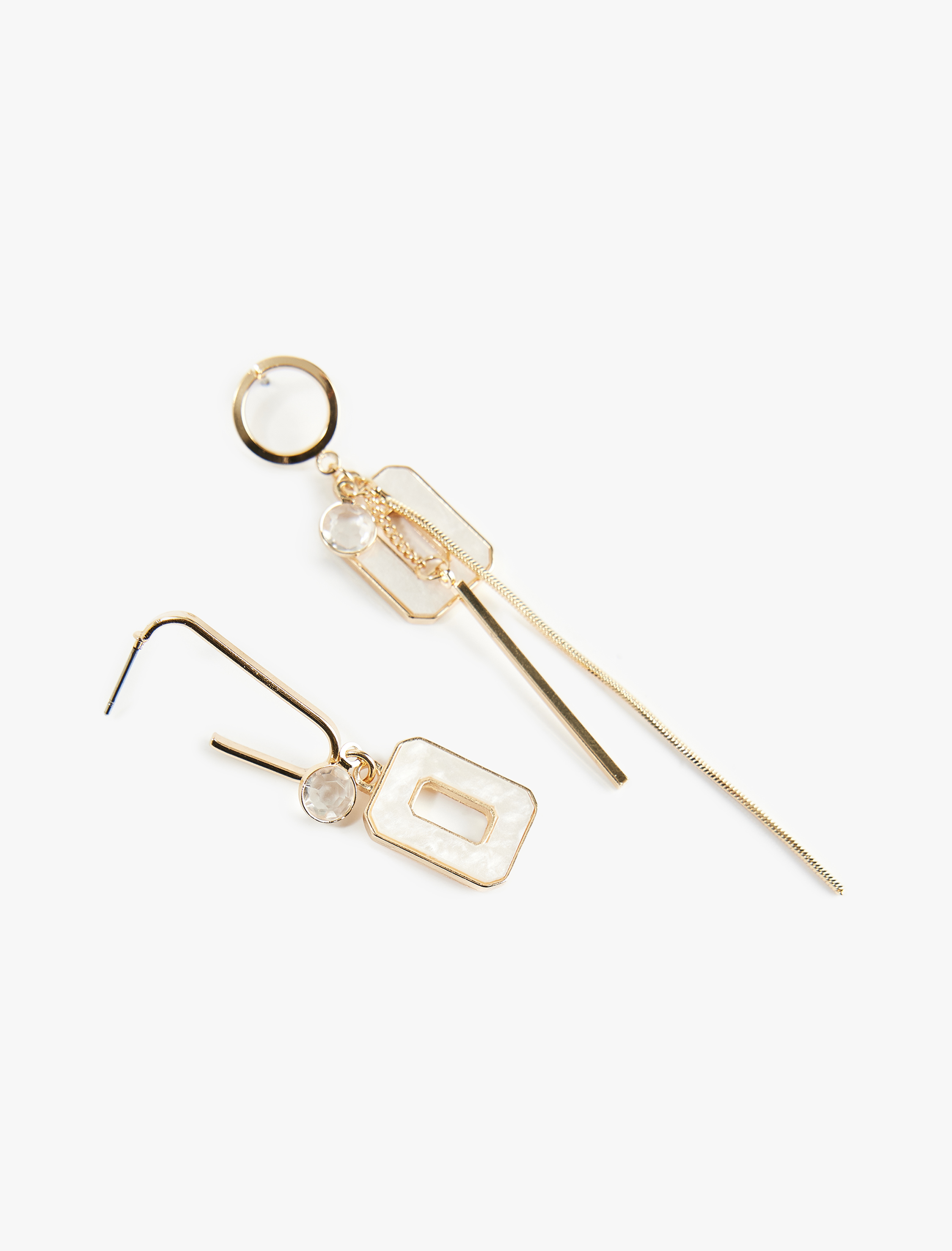  Kadın Taş Detaylı Sallantılı Zincirli Çelik Karışımlı Asimetrik Halka Küpe