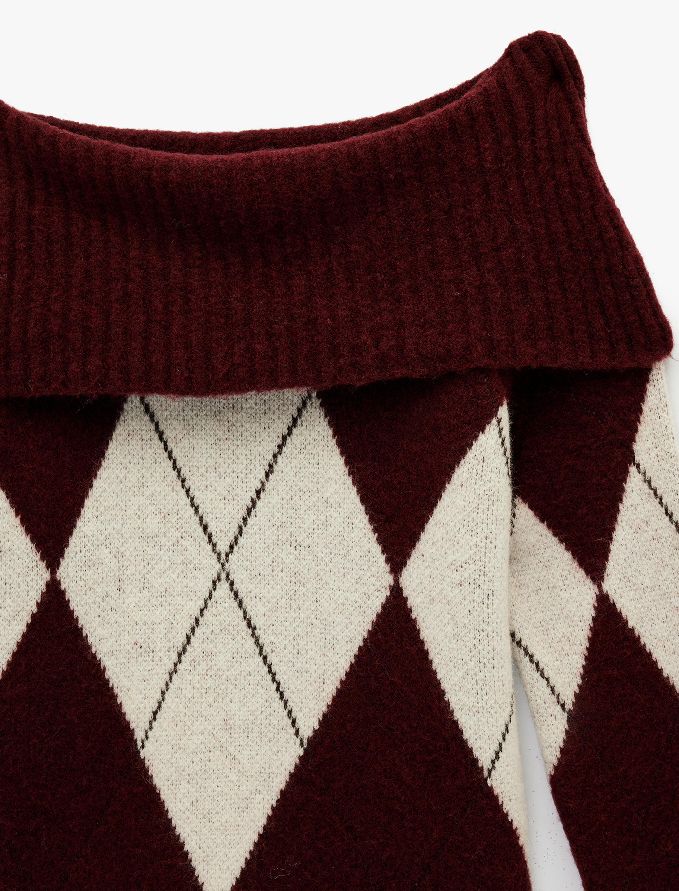   Uzun Kollu Omzu Açık Baklava Desenli Kazak