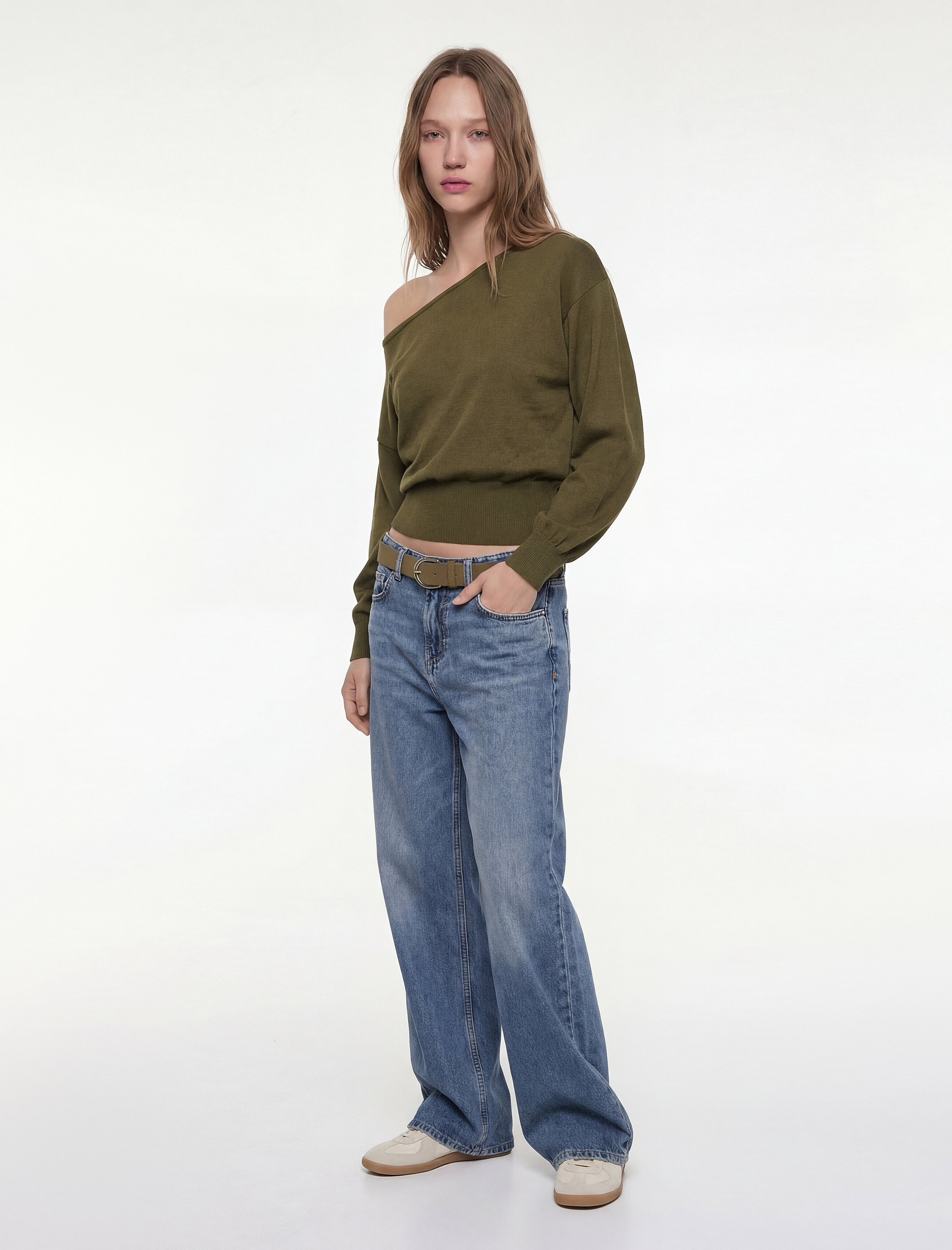   Uzun Kollu Viskon Karışımlı Kayık Yaka Triko Kazak