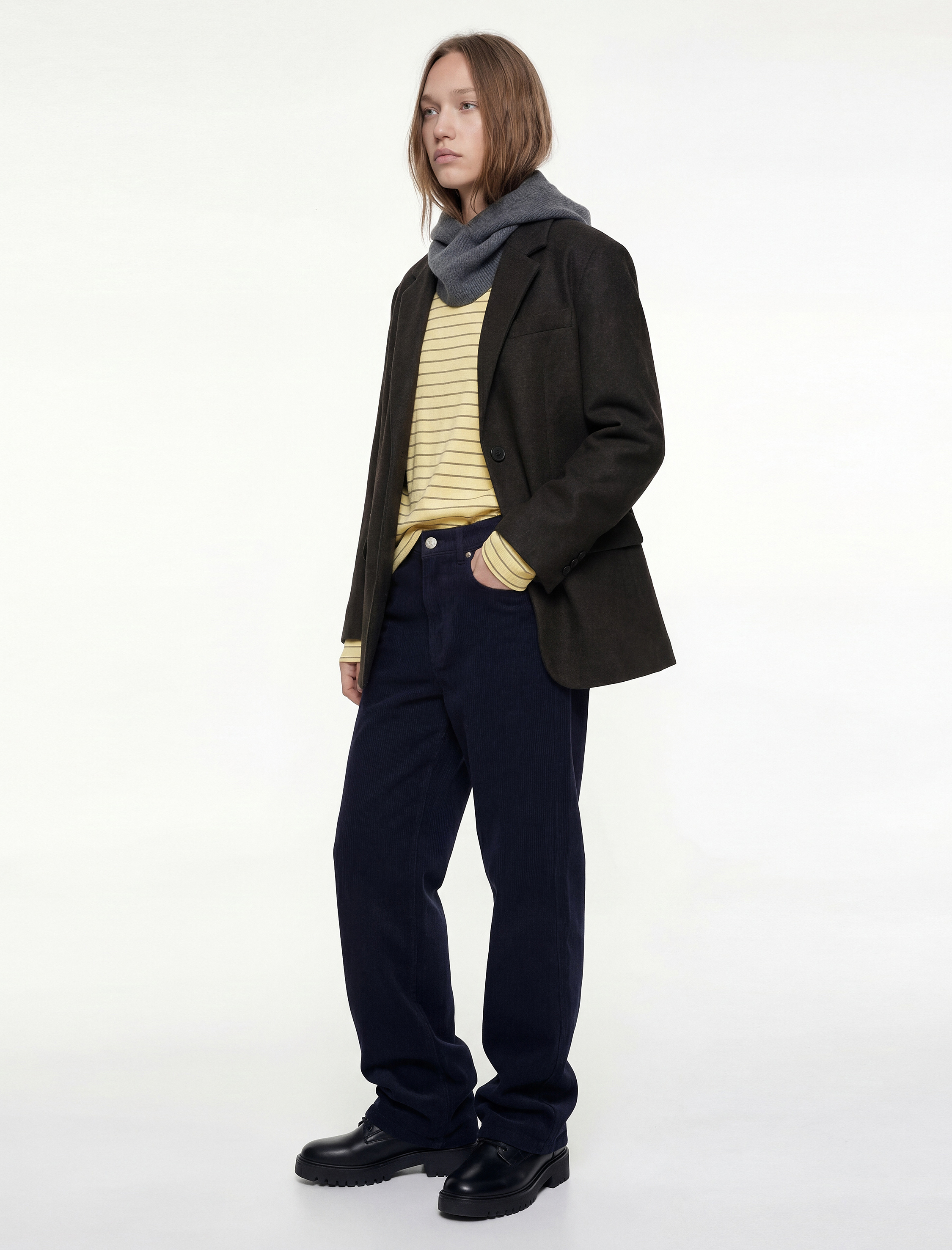   Viskon Karışımlı Geniş Yaka Cep Detaylı Düğmeli Uzun Kollu Ceket