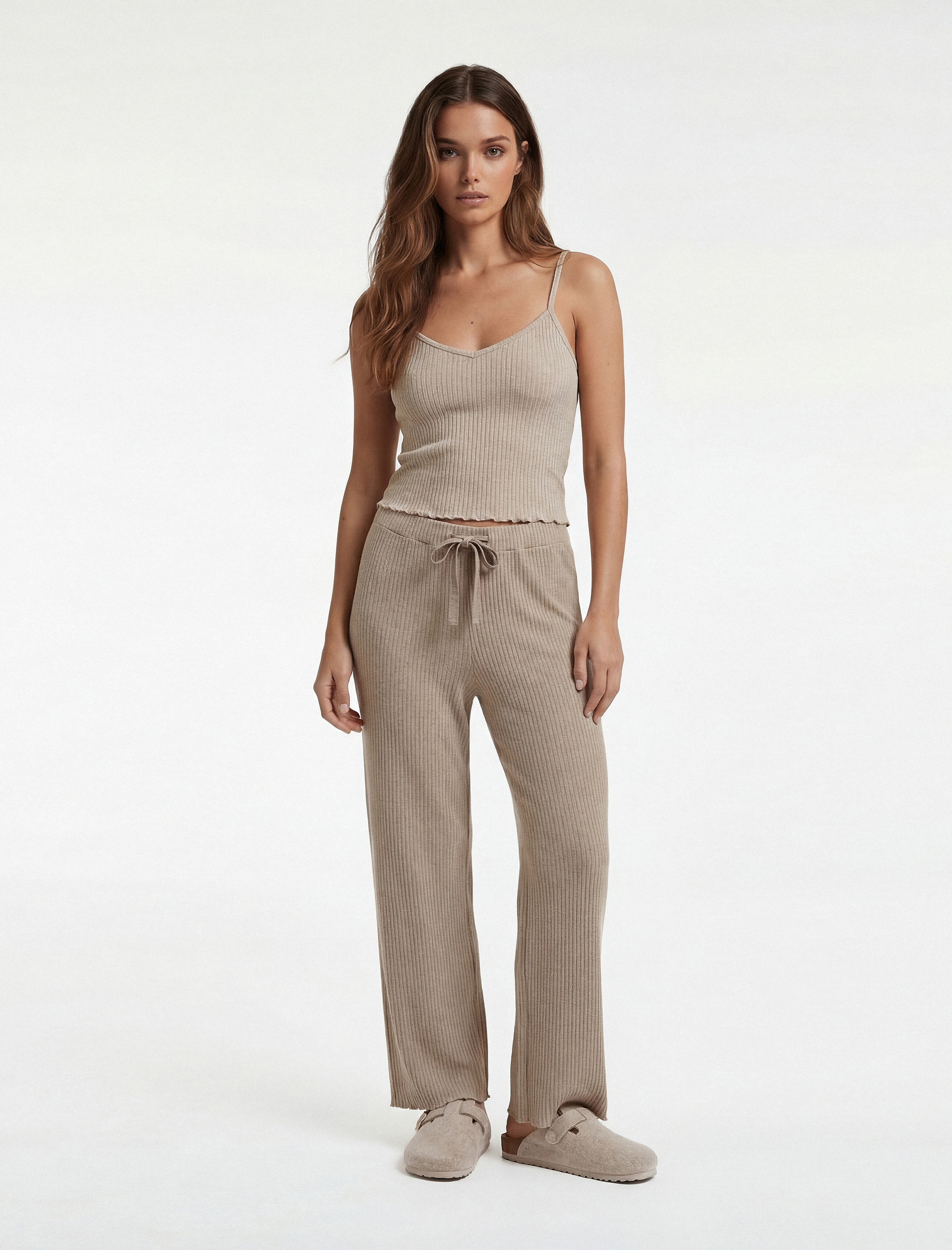   V Yaka Dar Kesim Askılı Pijama Üstü