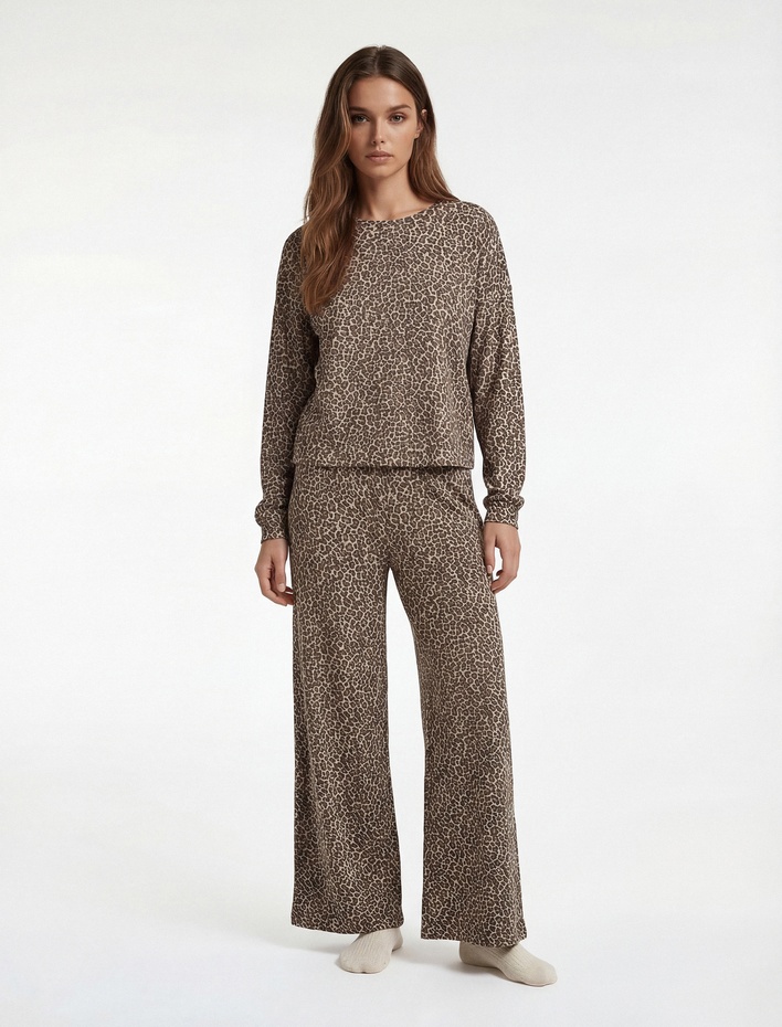  Leopar Desenli Rahat Kesim Viskon Karışımlı Geniş Paça Pijama Altı
