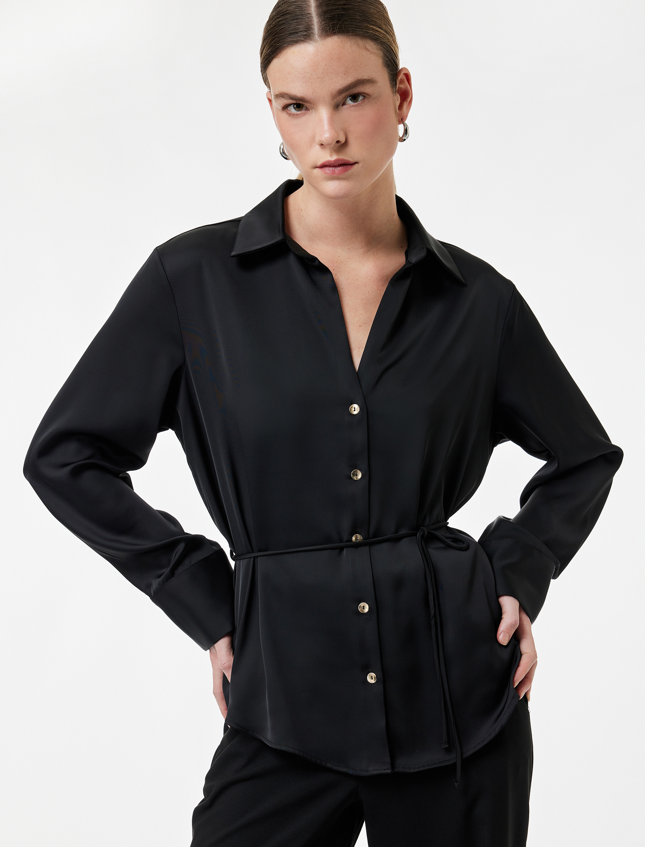   Klasik Yaka Rahat Kalıp Kemerli Uzun Kollu Saten Gömlek