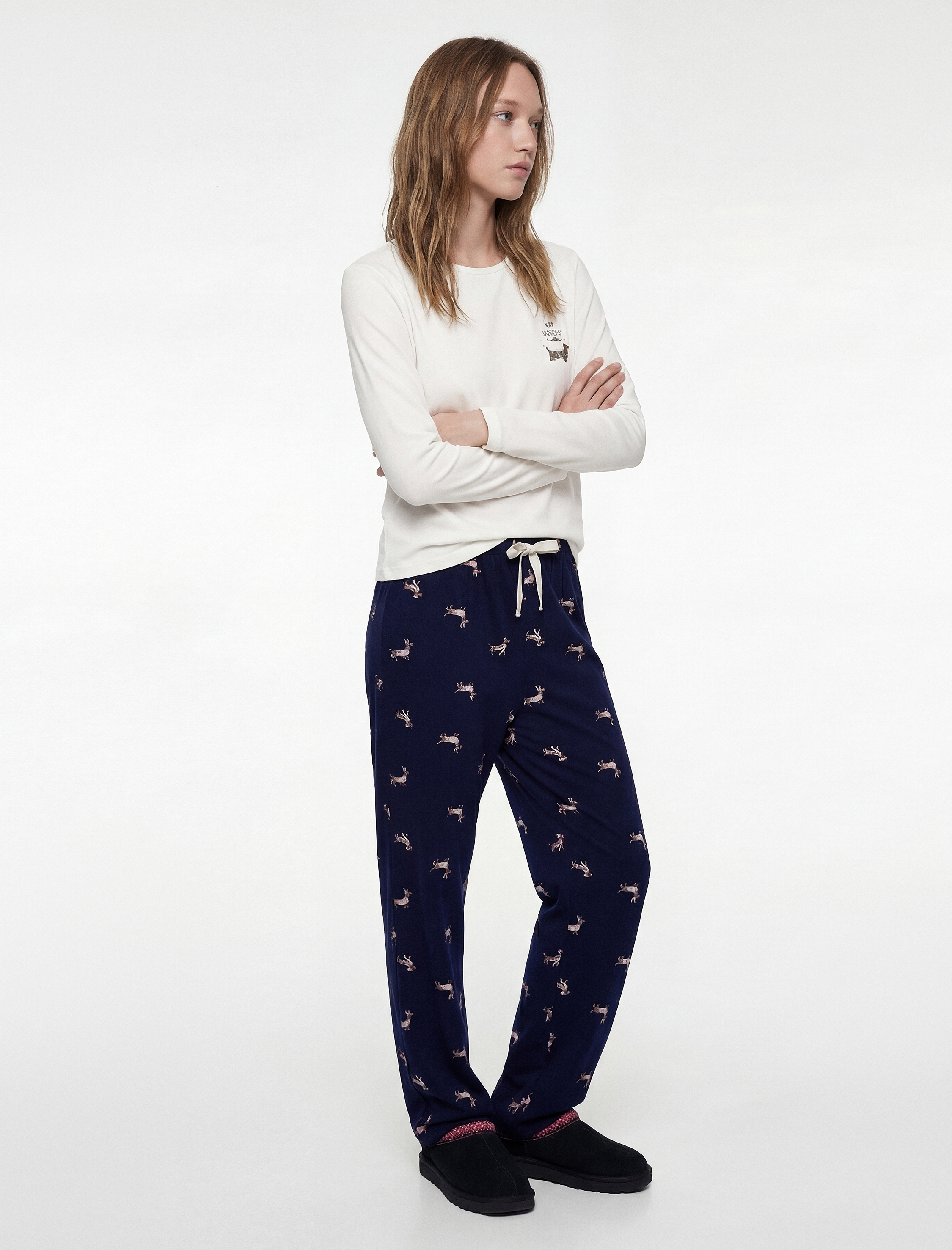   Uzun Kollu Bisiklet Yaka Köpek Desenli Pamuklu Pijama Takımı