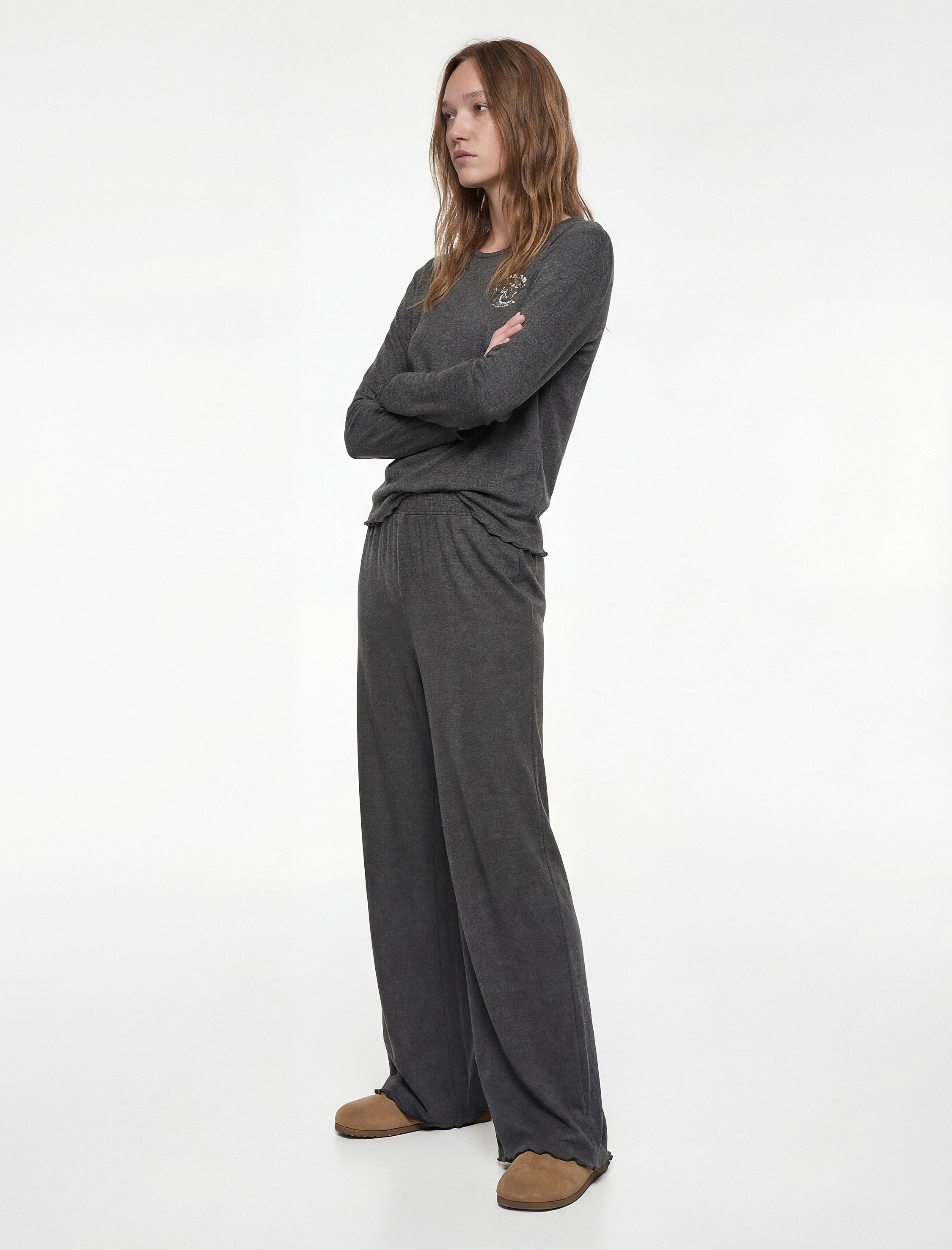   Uzun Kollu Bisiklet Yaka Nakış Detaylı Pijama Takımı