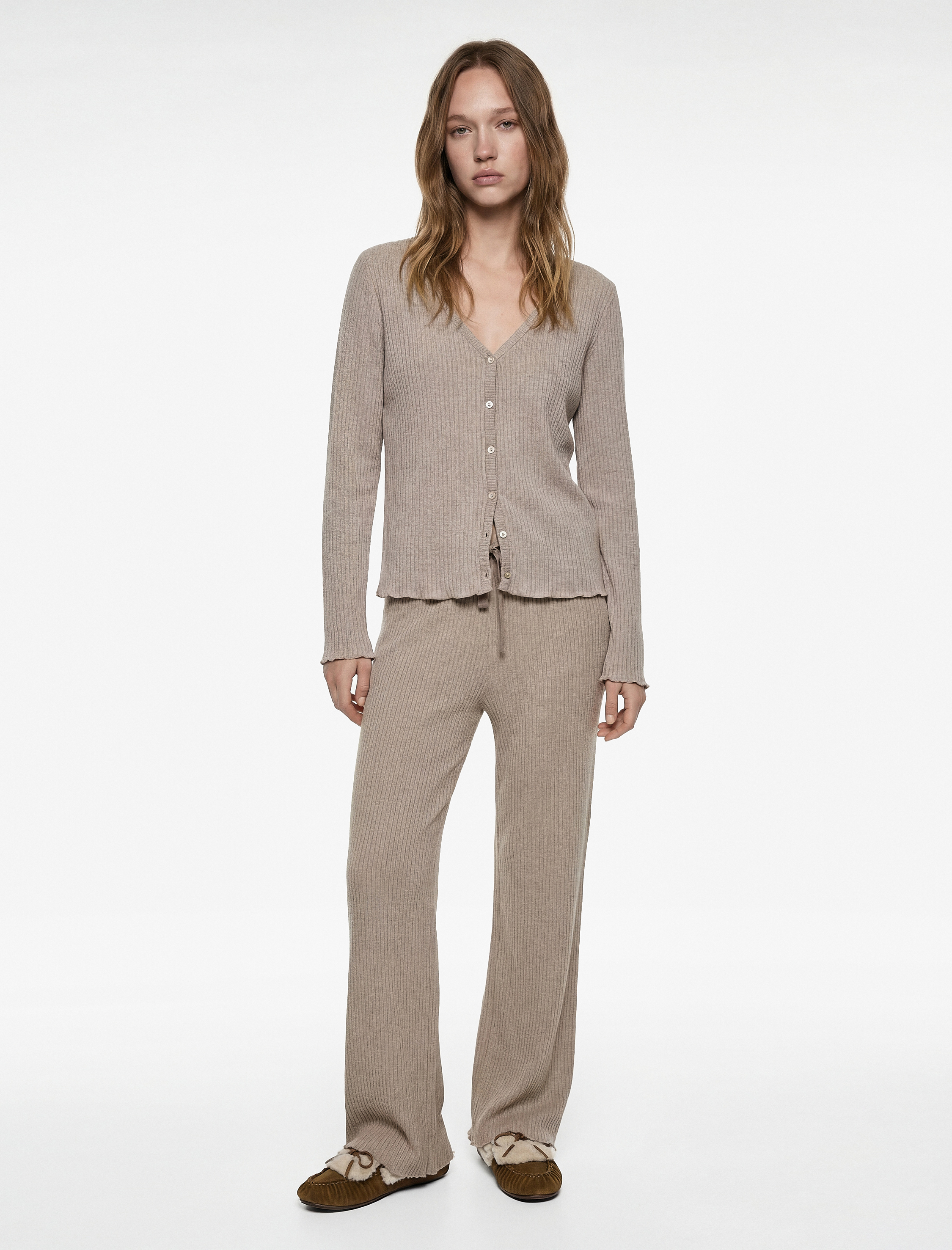   V Yaka Uzun Kollu Düğmeli Triko Pijama Üstü