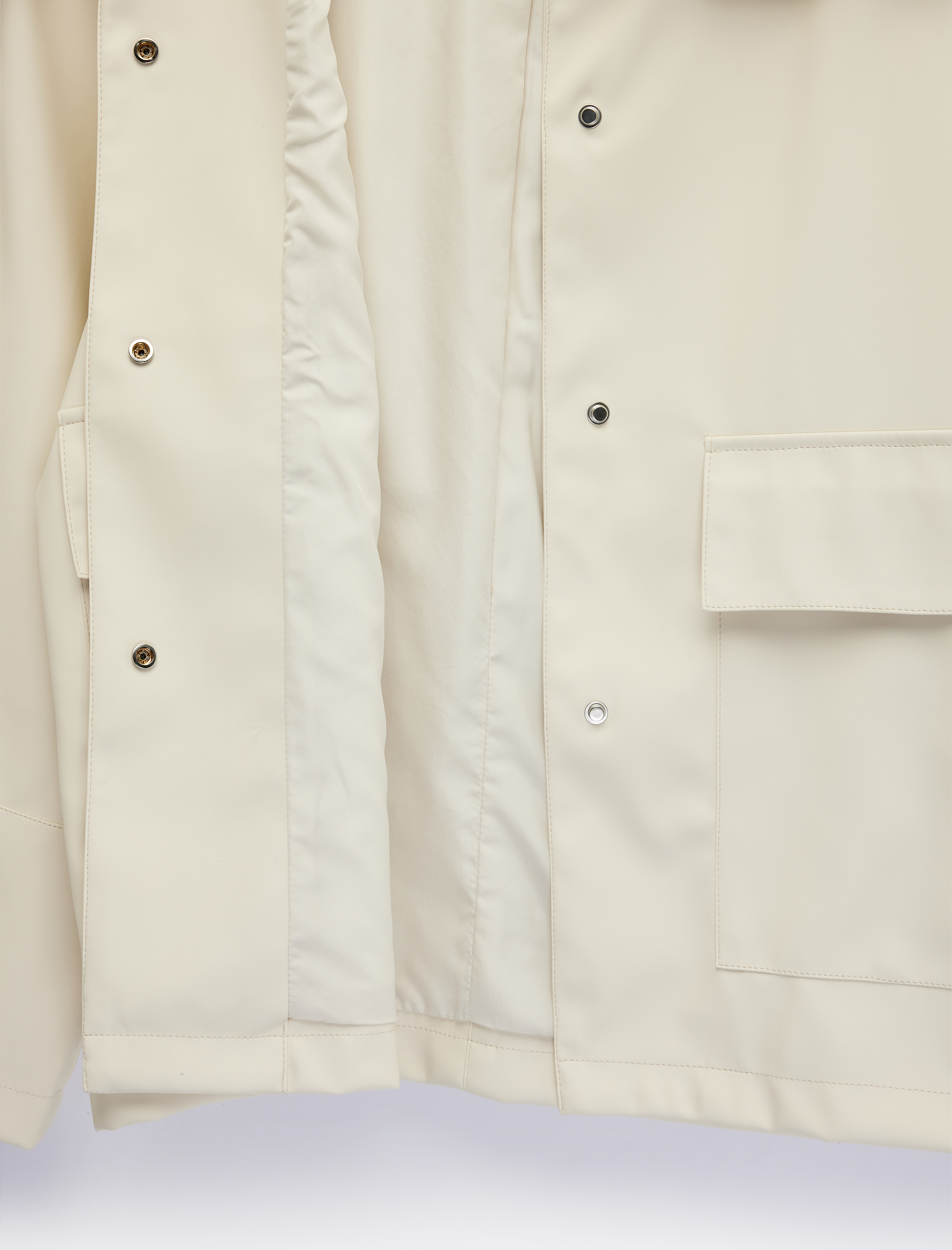   Rahat Kalıp Uzun Kollu Cepli Çıtçıt Düğme Detaylı Su İtici Kapşonlu Yağmurluk