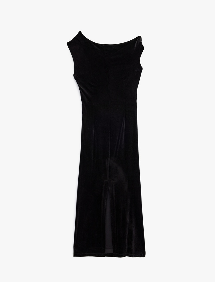  Slim Fit Asimetrik Yaka Kolsuz Aksesuar Detaylı Midi Boy Kadife Elbise