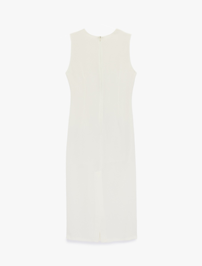  Krep Kumaş Slim Fit Aksesuarlı Kolsuz Bisiklet Yaka Midi Boy Drapeli Elbise