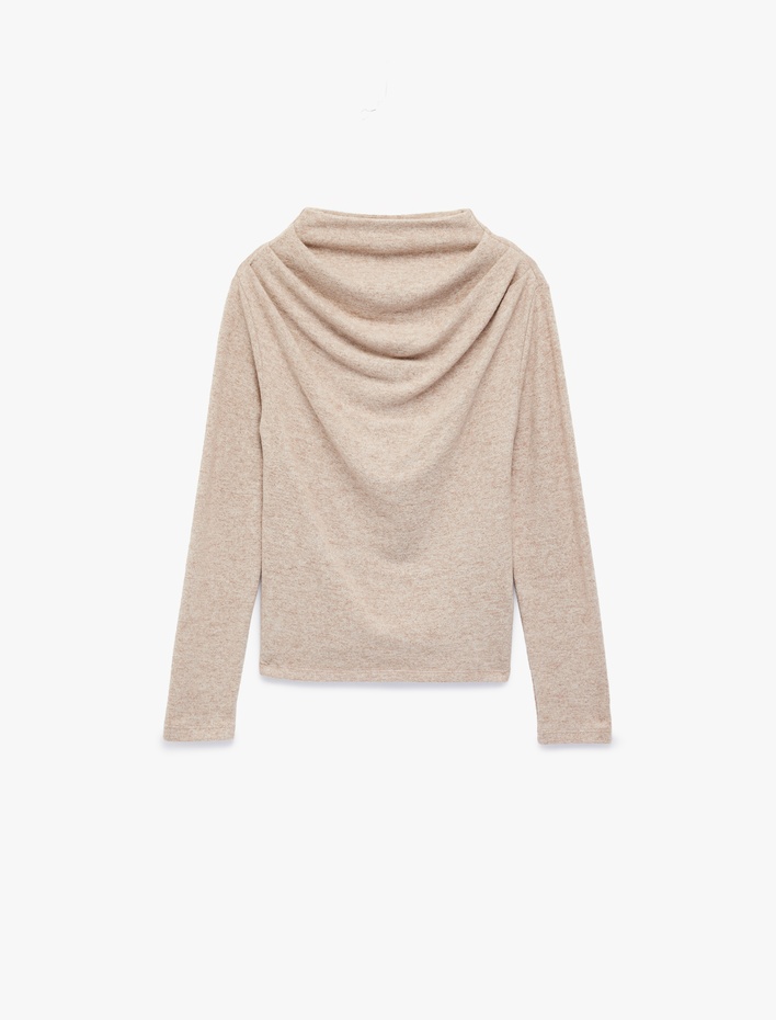  Drape Detaylı Uzun Kollu Geniş Dik Yaka Tişört