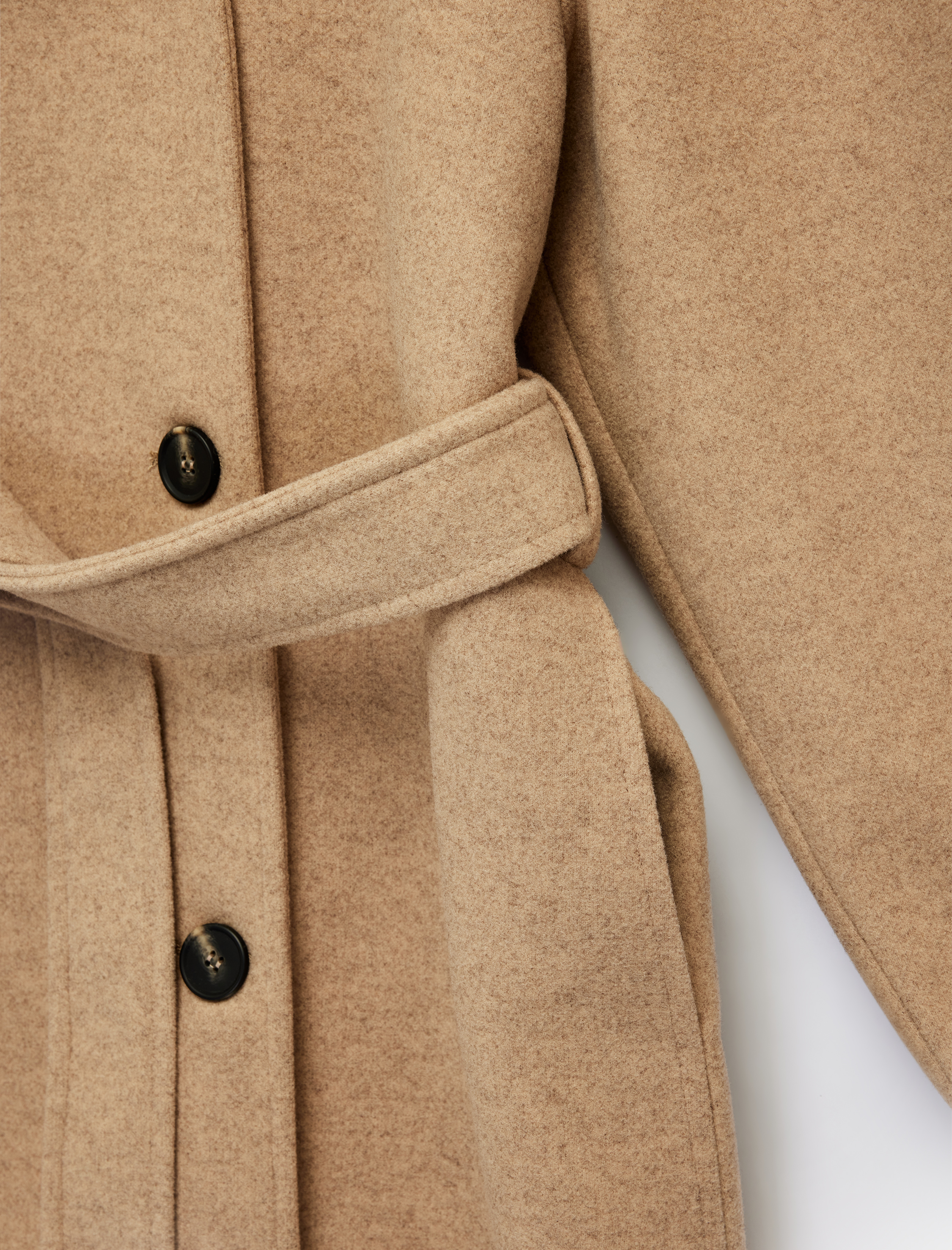   Uzun Kollu Cepli Kruvaze Dik Yaka Kemerli Uzun Kaşe Kaban