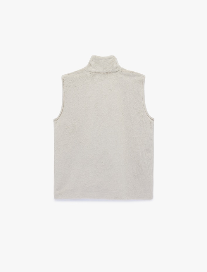  Çıt Çıt Düğme Detaylı Kolsuz Oversize Dik Yaka Suni Kürk Yelek