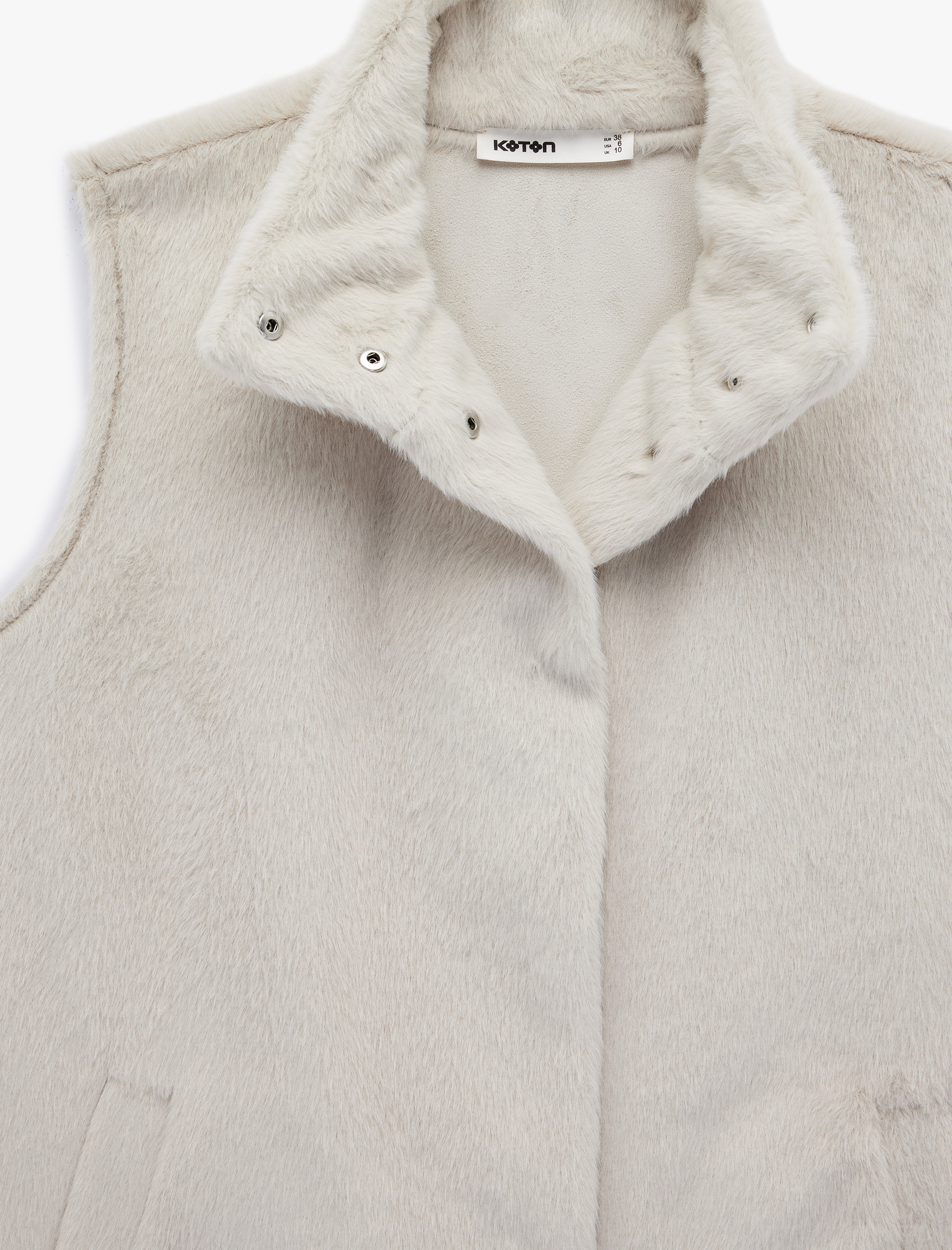   Çıt Çıt Düğme Detaylı Kolsuz Oversize Dik Yaka Suni Kürk Yelek