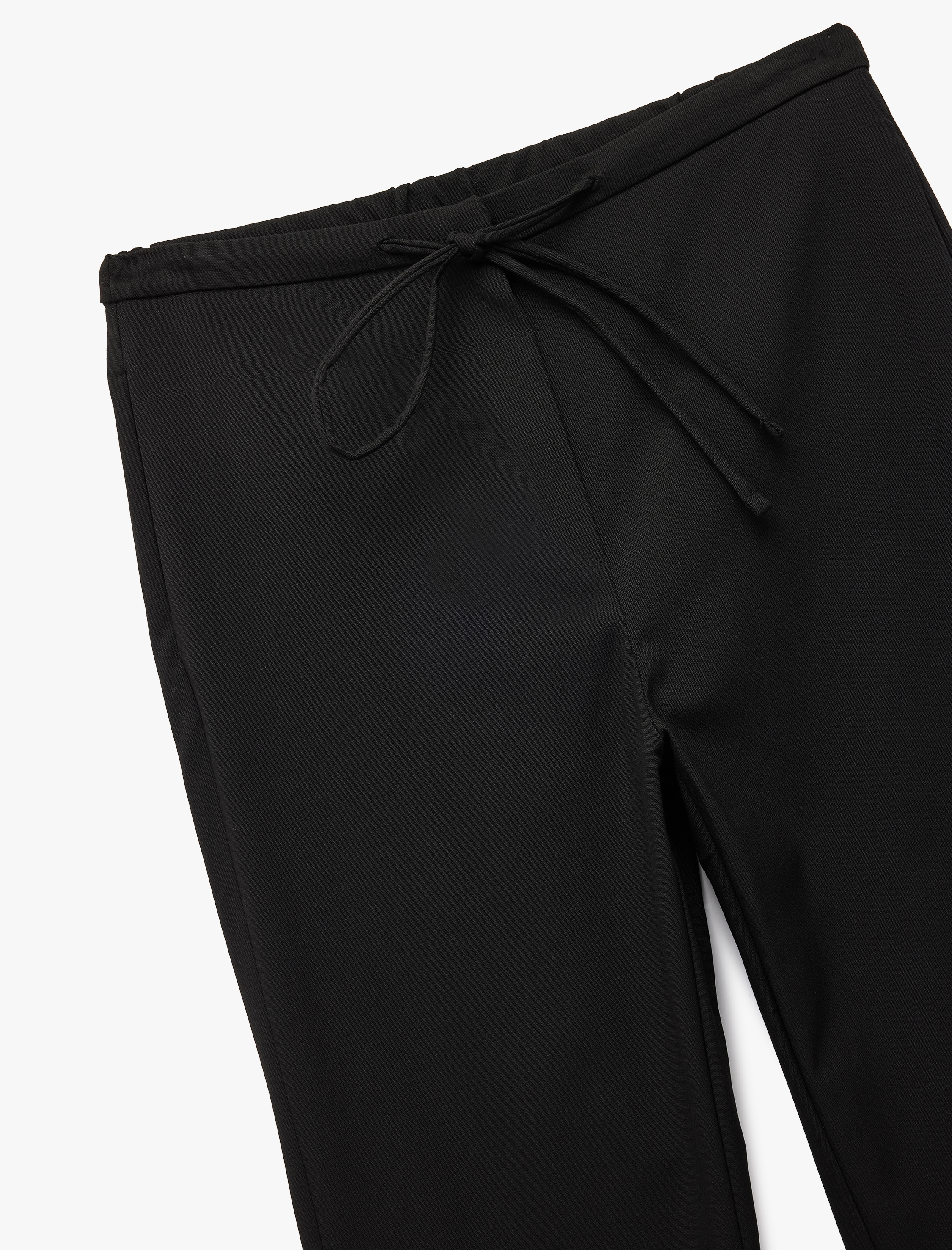   Beli Bağcıklı Düz Bol Paça Pantolon