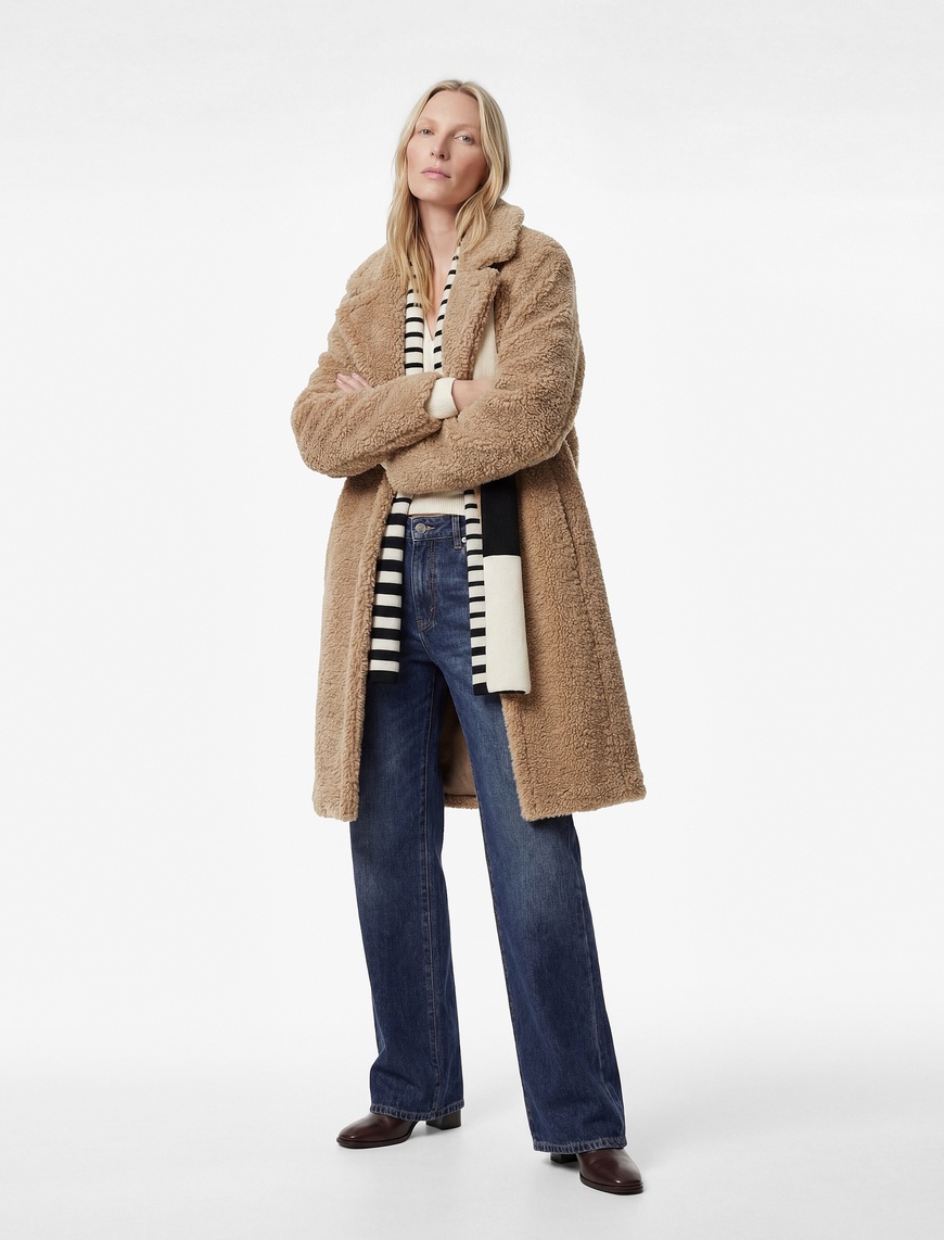 Koton X Sibil Çetinkaya – Oversize Peluş Kaban Cepli Düğmeli Uzun Kollu