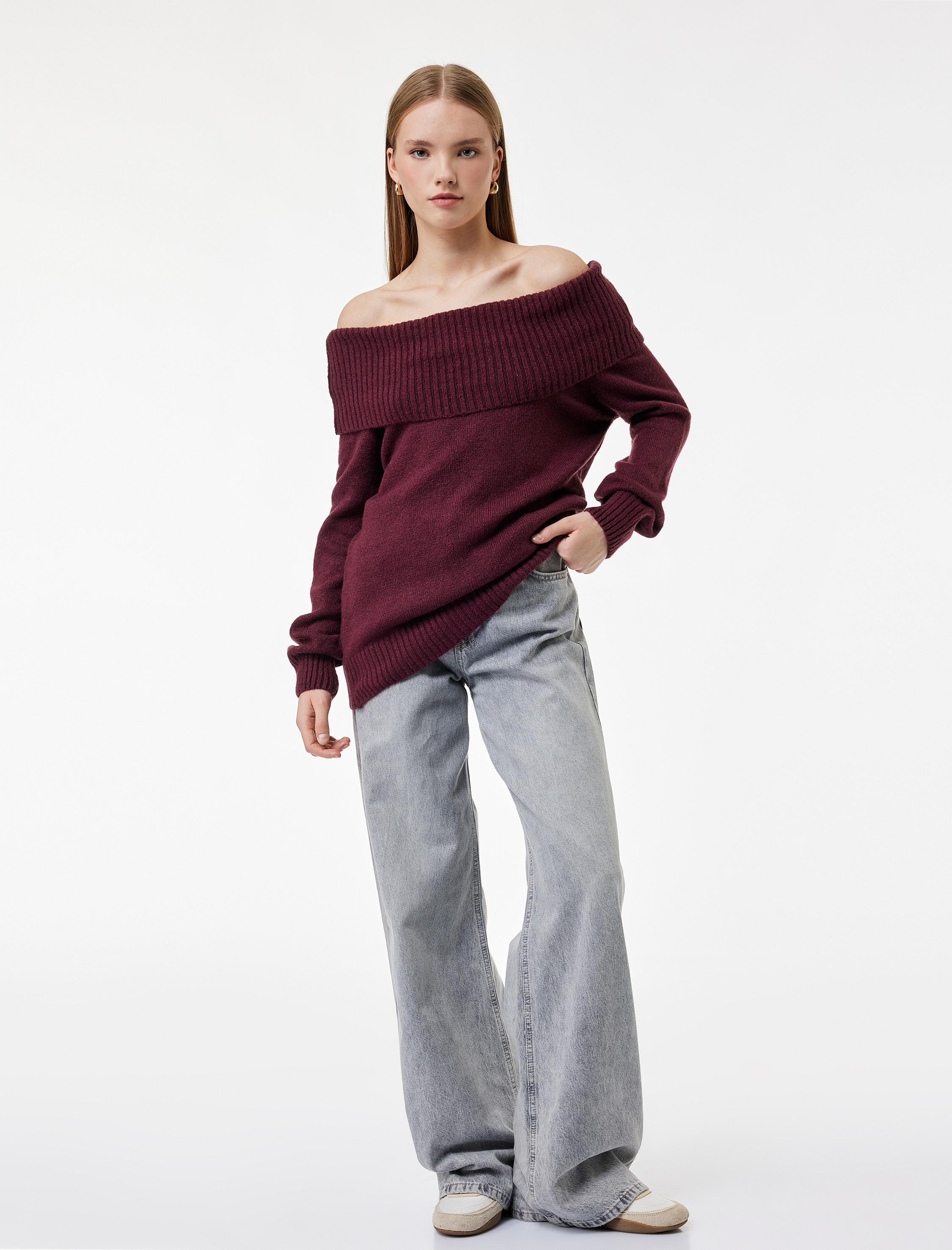   Madonna Yaka Omzu Açık Triko Kazak