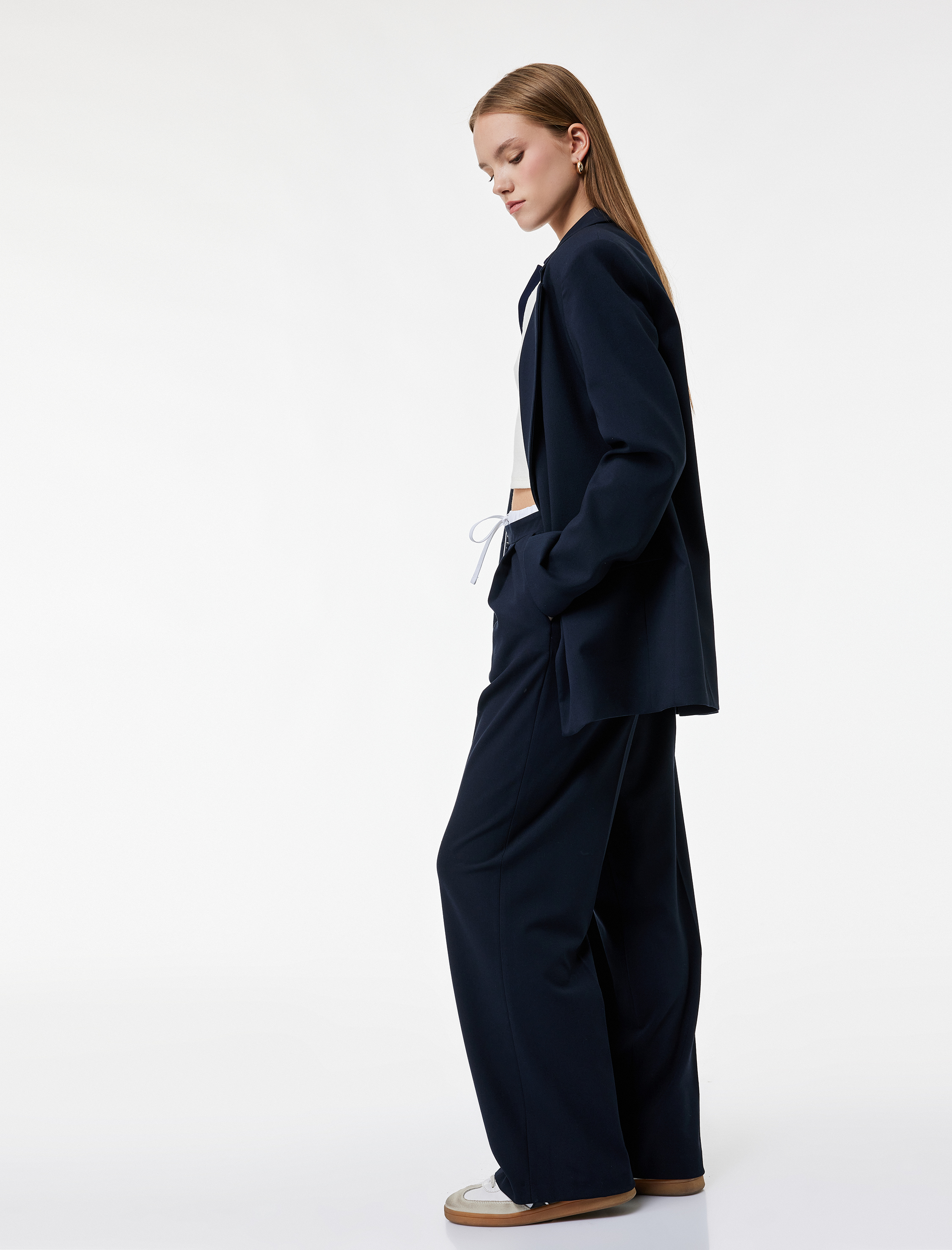   Cepli Pile Detaylı Beli Bağcıklı Geniş Paça Kumaş Pantolon