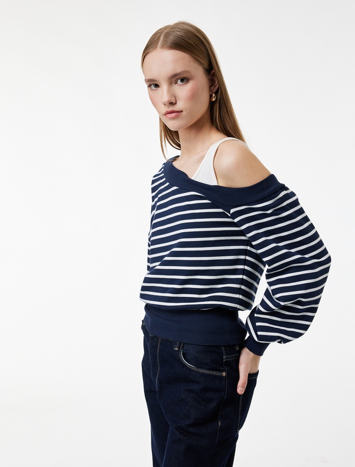  Çizgili Uzun Kollu Kayık Yaka Rahat Kalıp Omzu Açık Crop Sweatshirt