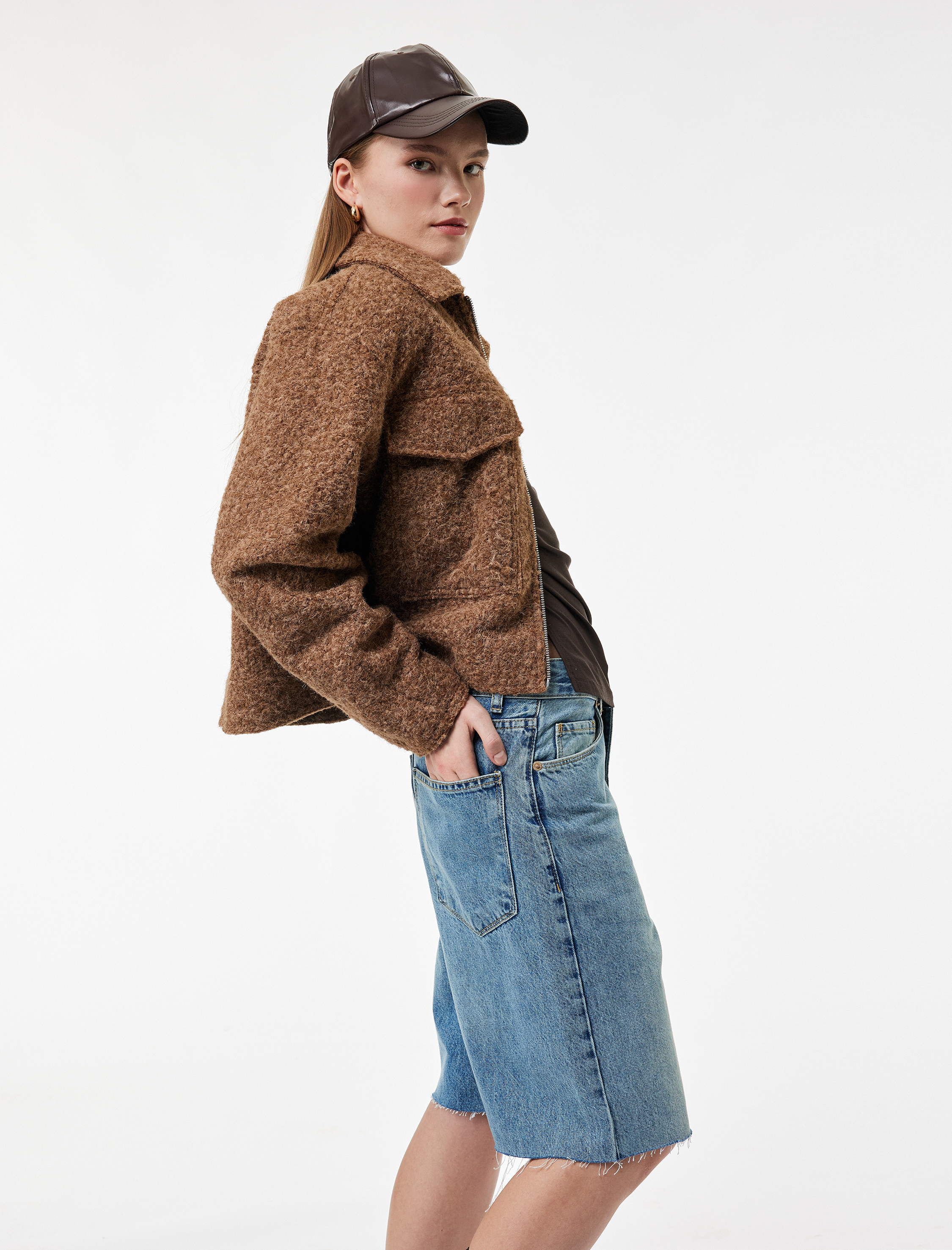   Fermuarlı Cepli Uzun Kollu Kısa Peluş Ceket