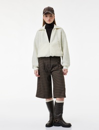 Rahat Kalıp Arkası Nakış Detaylı Cepli Uzun Kollu Fermuarlı Crop Peluş Ceket