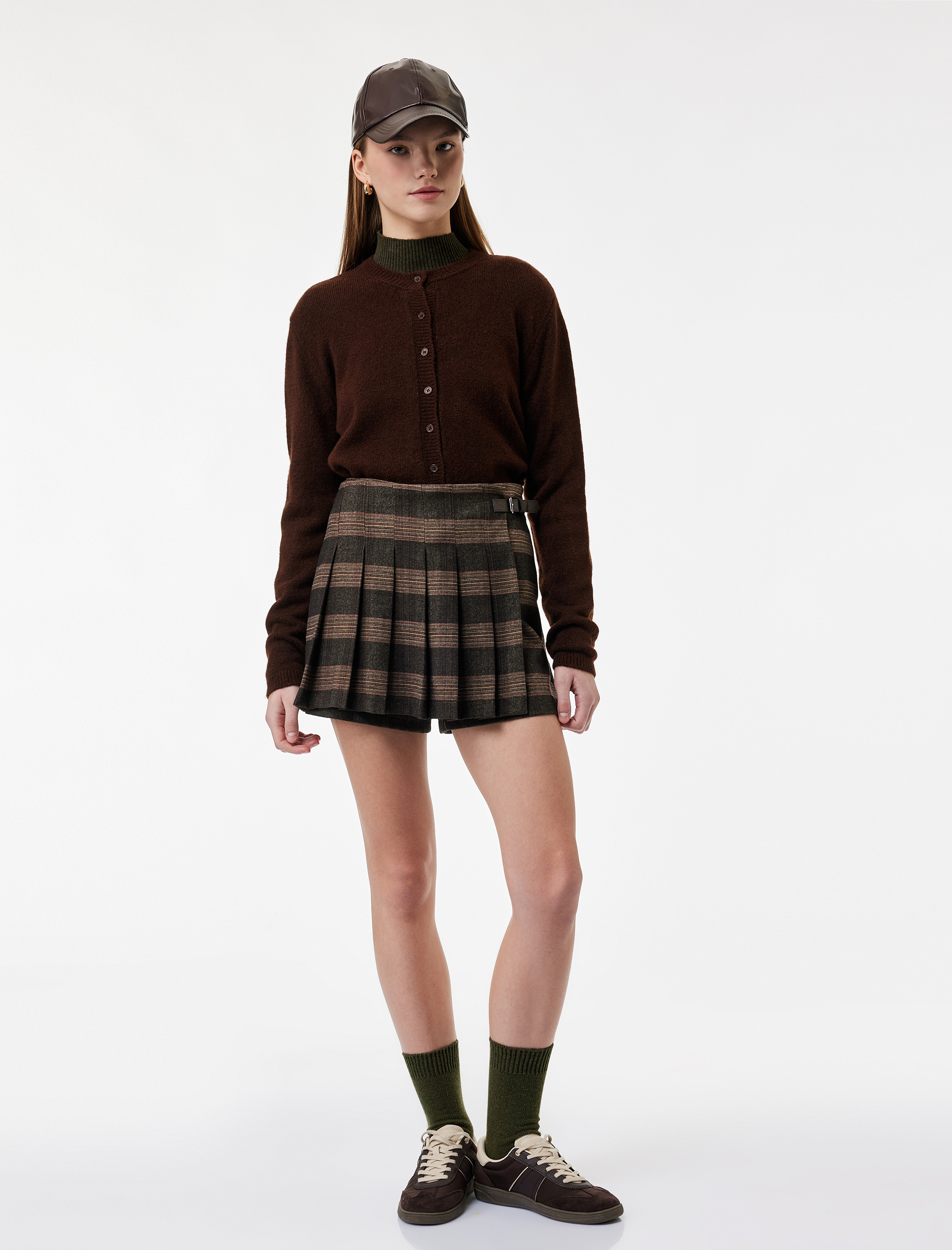   Bisiklet Yaka Düğme Detaylı Basic Triko Hırka