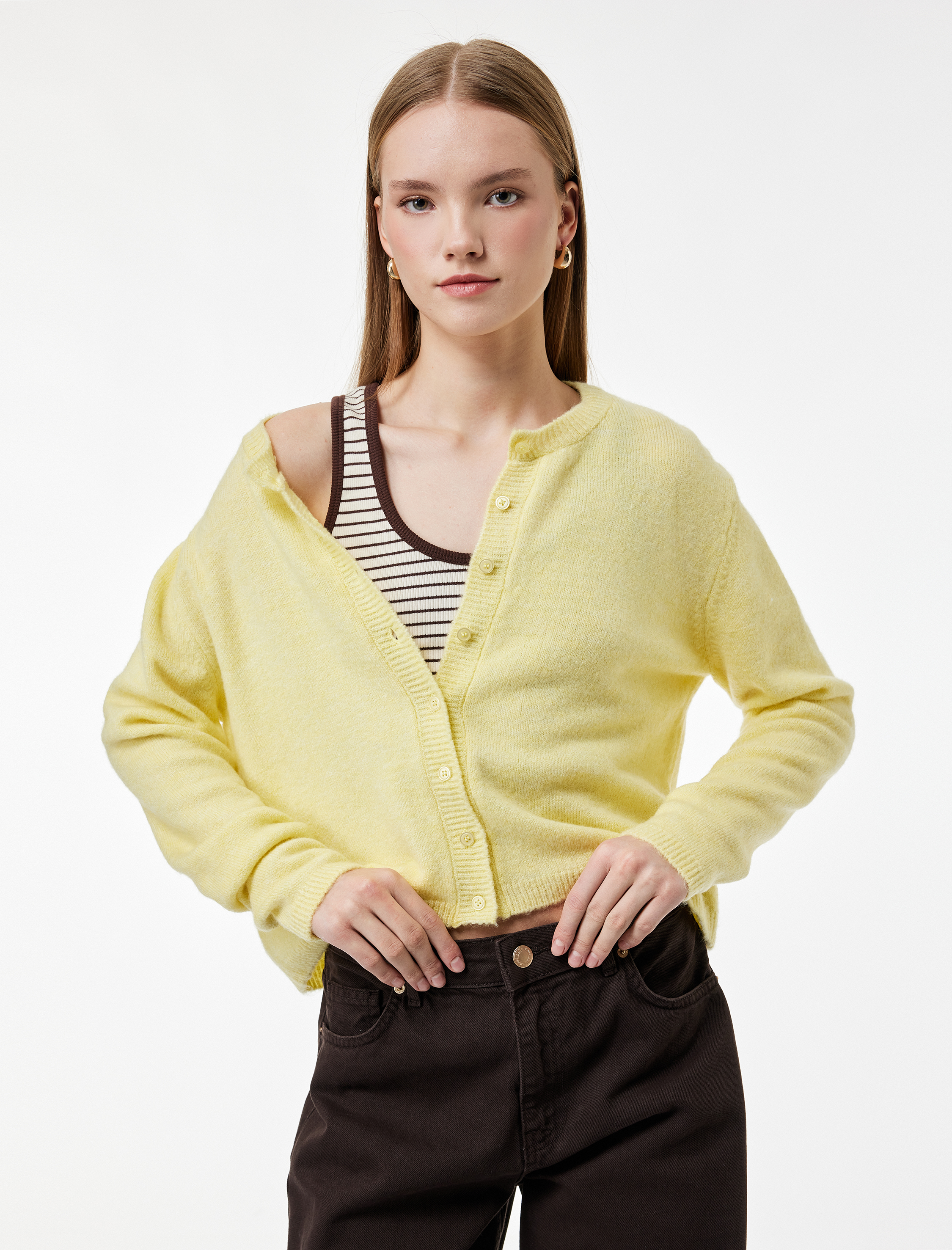   Bisiklet Yaka Düğme Detaylı Basic Triko Hırka