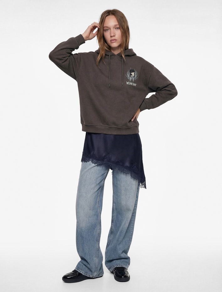  Şardonlu Wednesday Lisanslı Kapüşonlu Arkası Baskılı Oversize Sweatshirt
