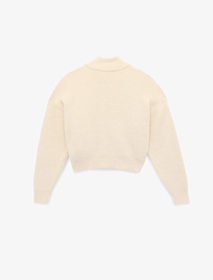  Koton X Sibil Çetinkaya - Uzun Kollu Dik Yaka Fermuarlı Peluş Hırka