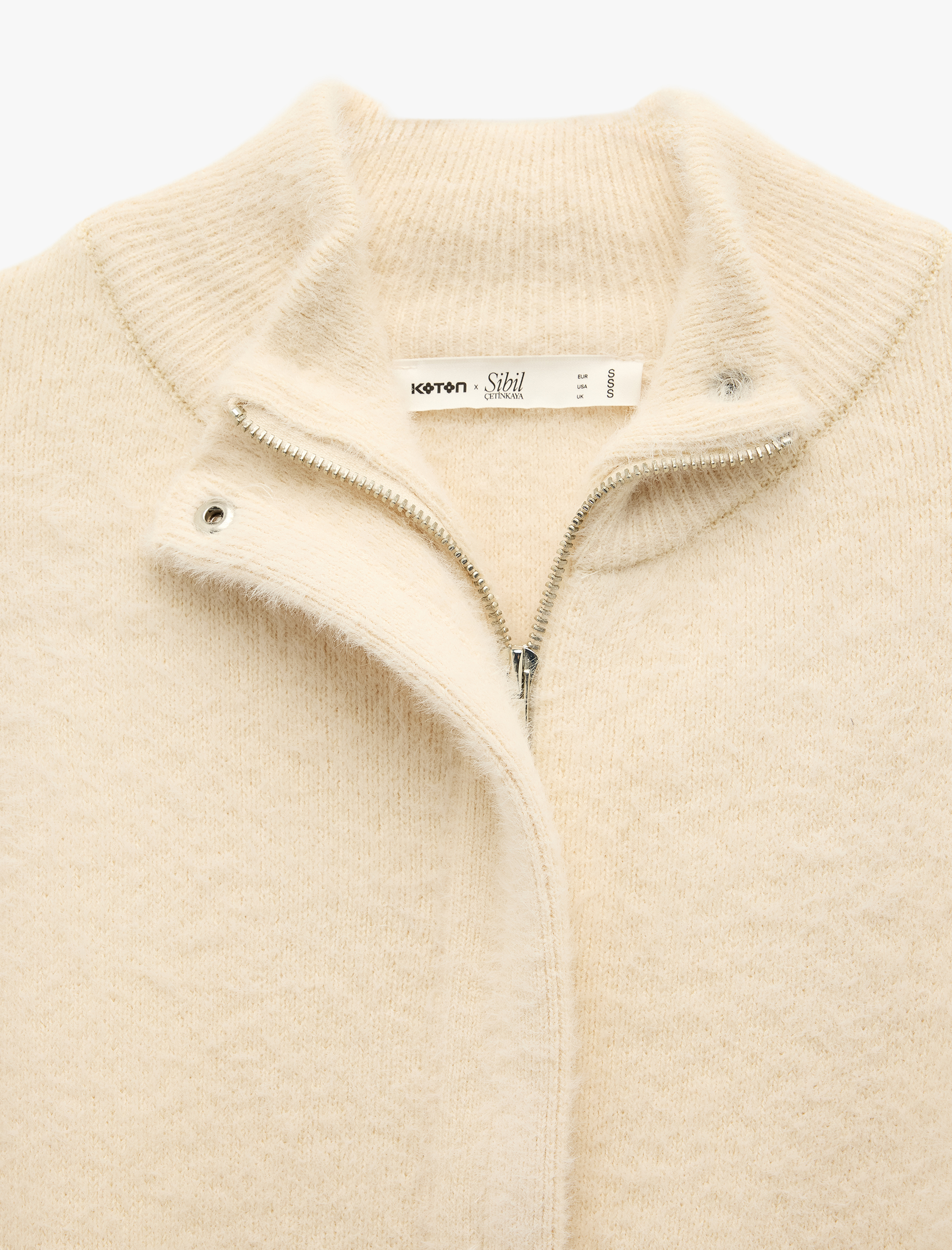   Koton X Sibil Çetinkaya - Uzun Kollu Dik Yaka Fermuarlı Peluş Hırka